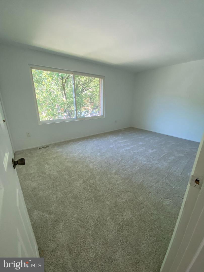 ADMIRALS WALK - Residential Lease