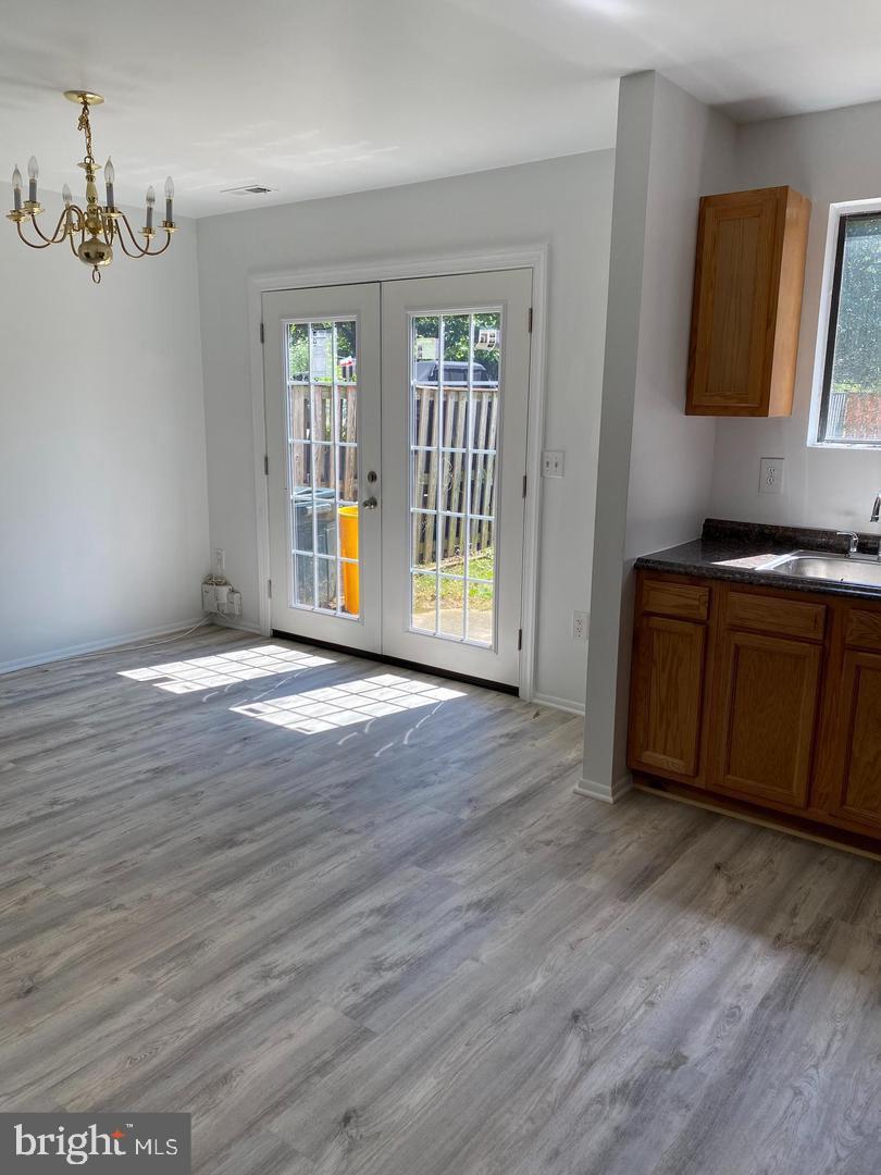 ADMIRALS WALK - Residential Lease