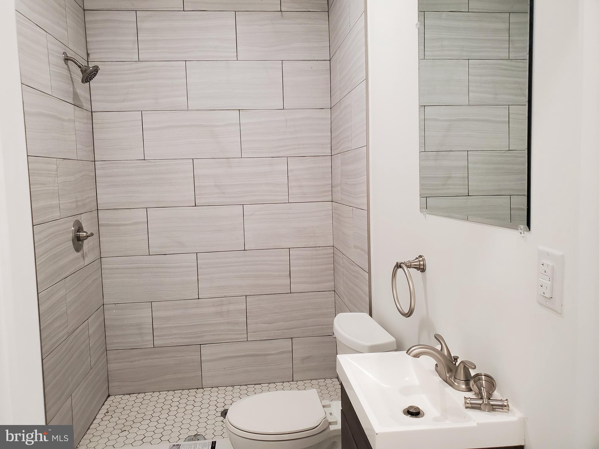 PHILADELPHIA (NORTH) - Residential Lease