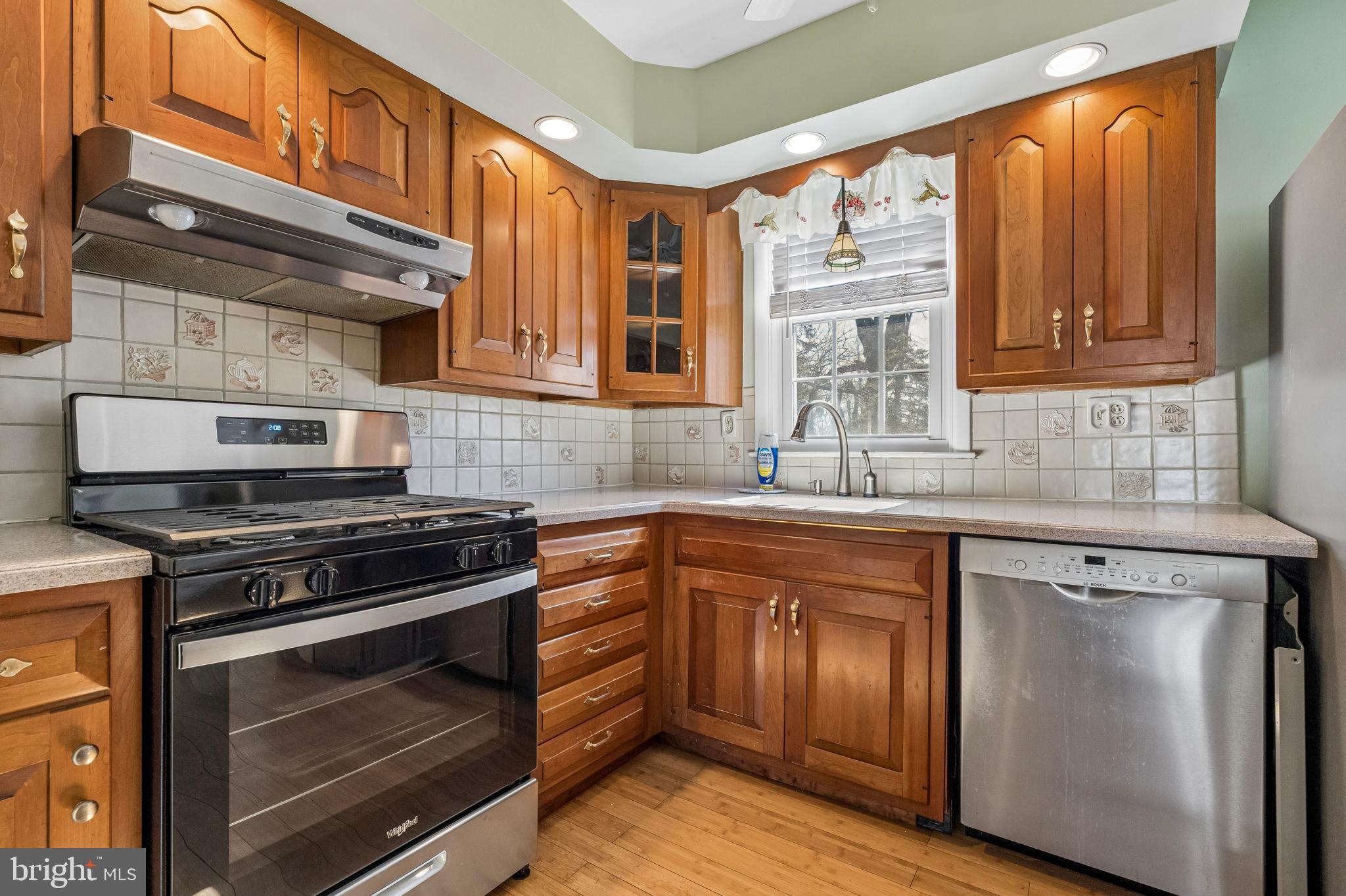 BUSTLETON - Residential