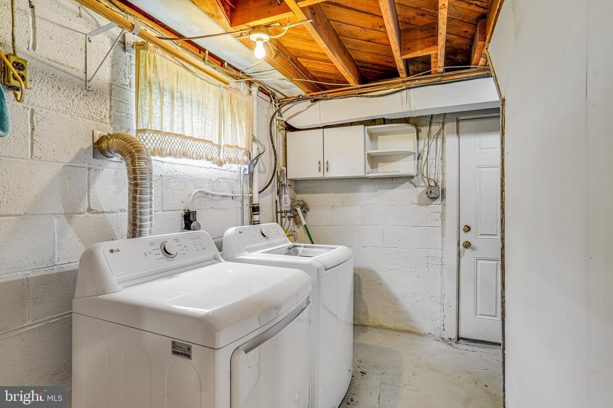 DALECREST - Residential Lease