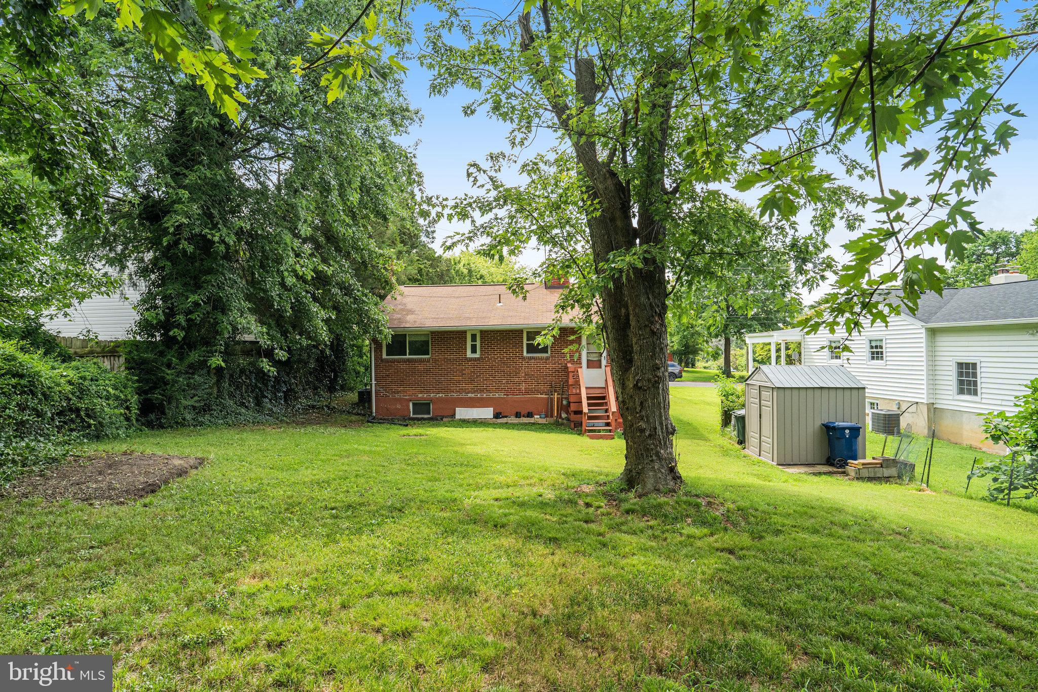 DALECREST - Residential Lease