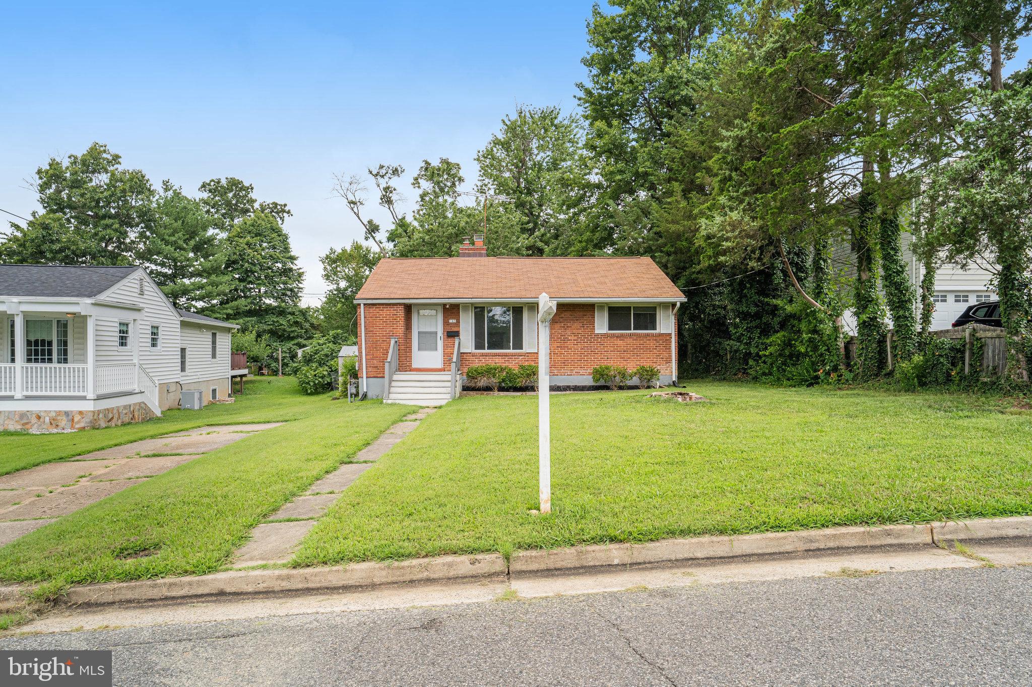 DALECREST - Residential Lease