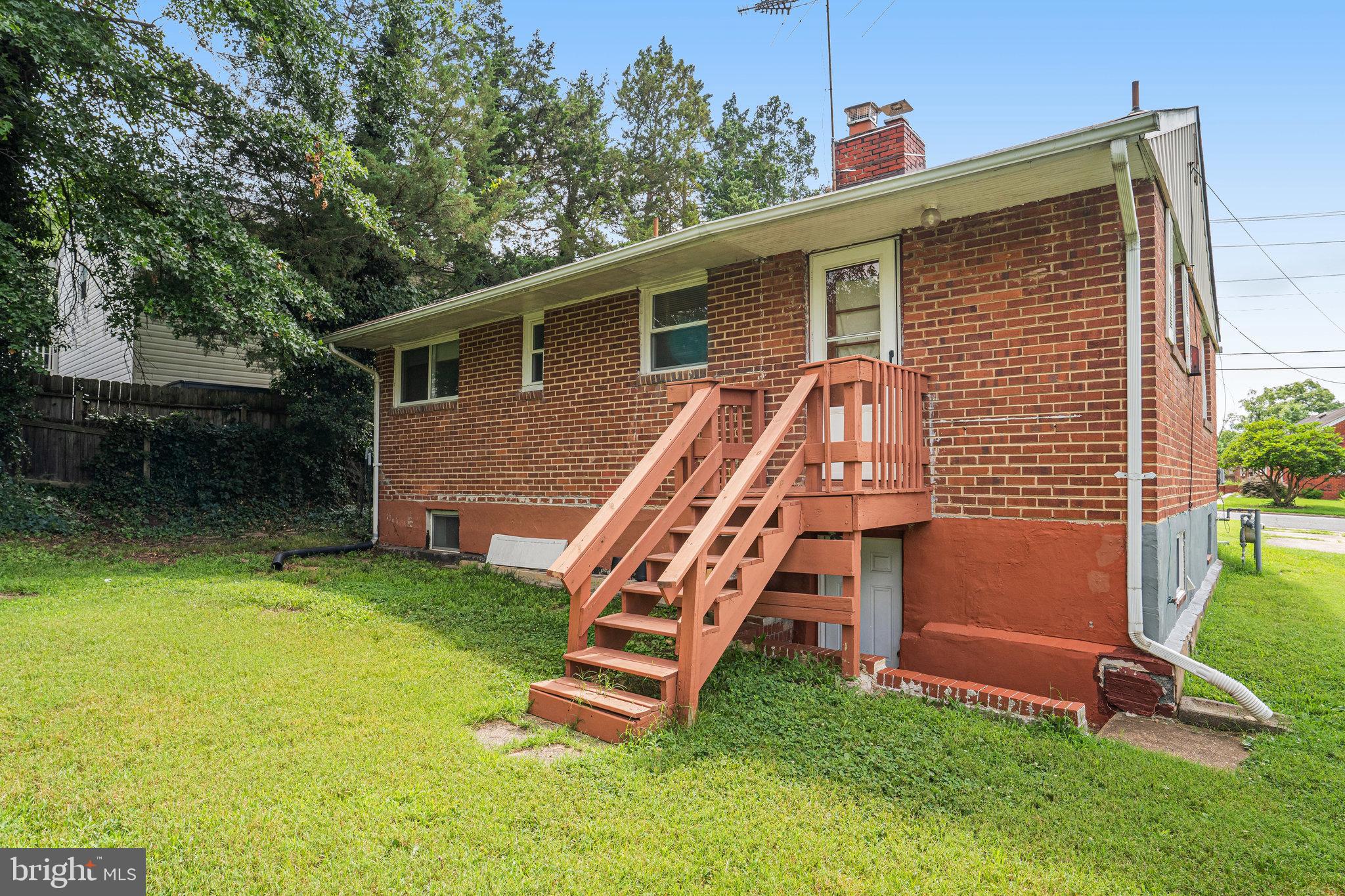 DALECREST - Residential Lease