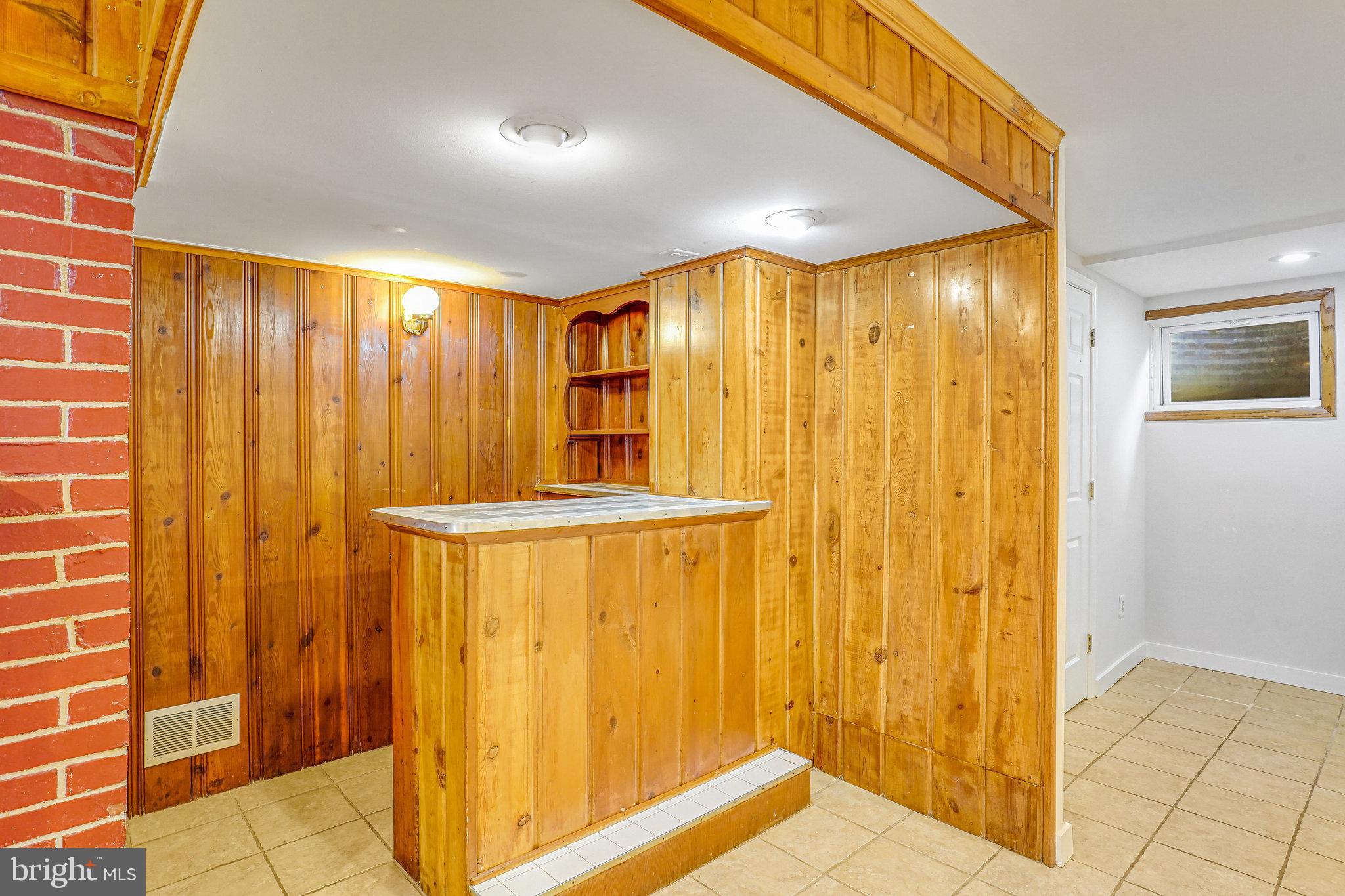 DALECREST - Residential Lease