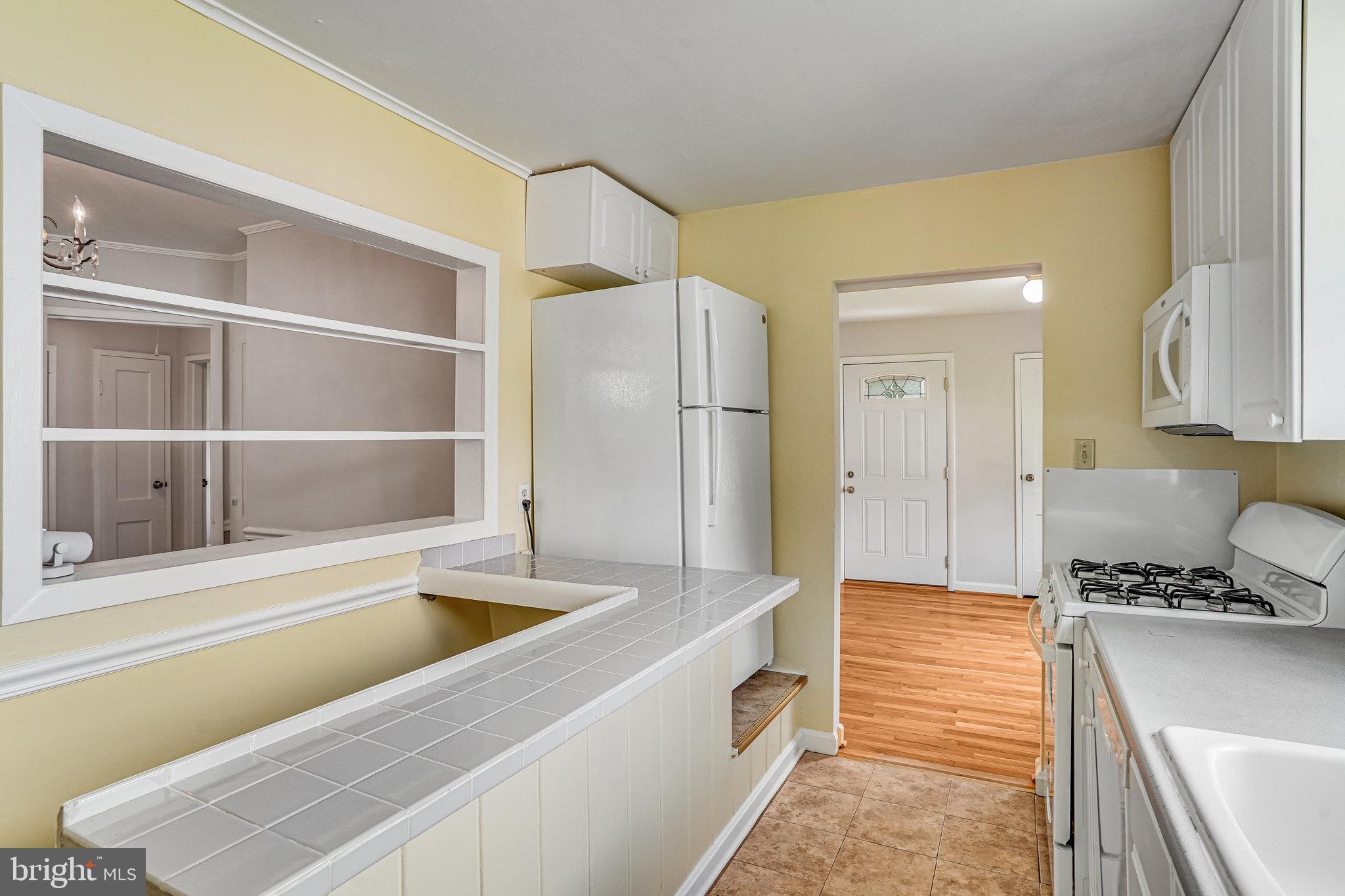 DALECREST - Residential Lease