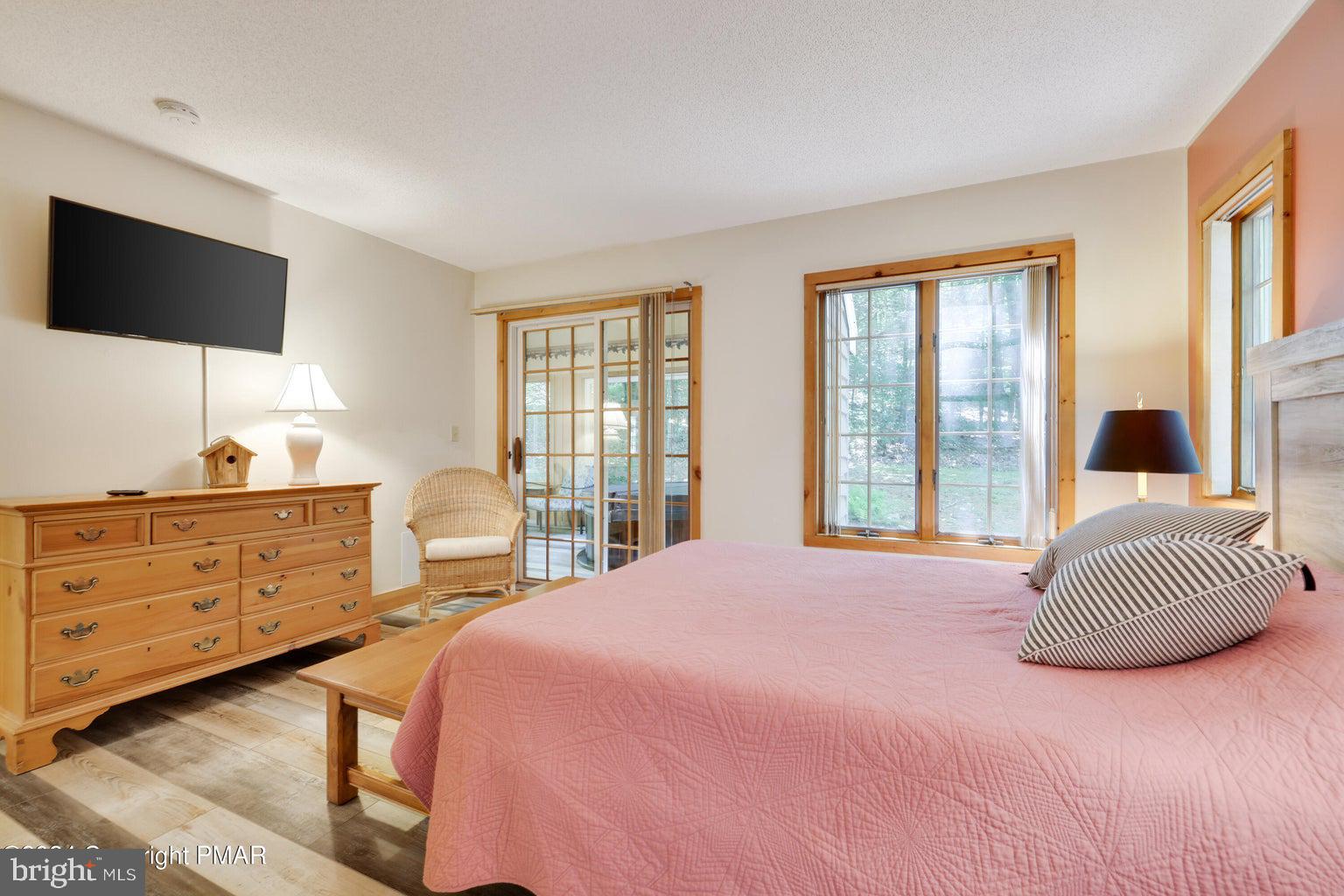 SNOW RIDGE VILLAGE - Residential