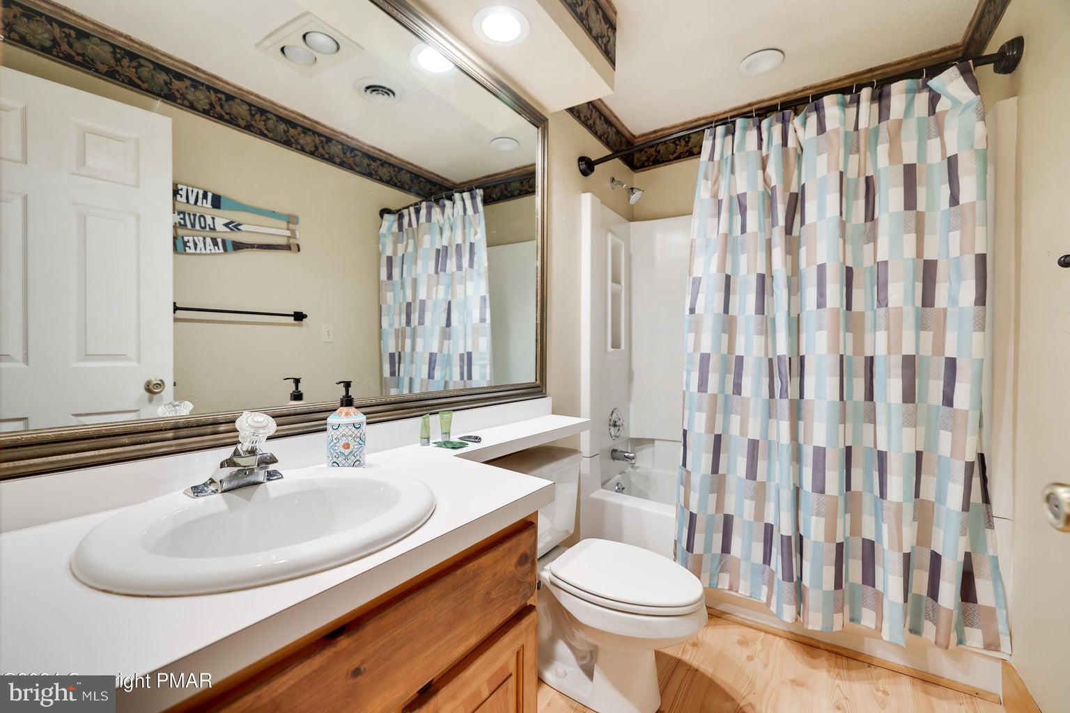 SNOW RIDGE VILLAGE - Residential