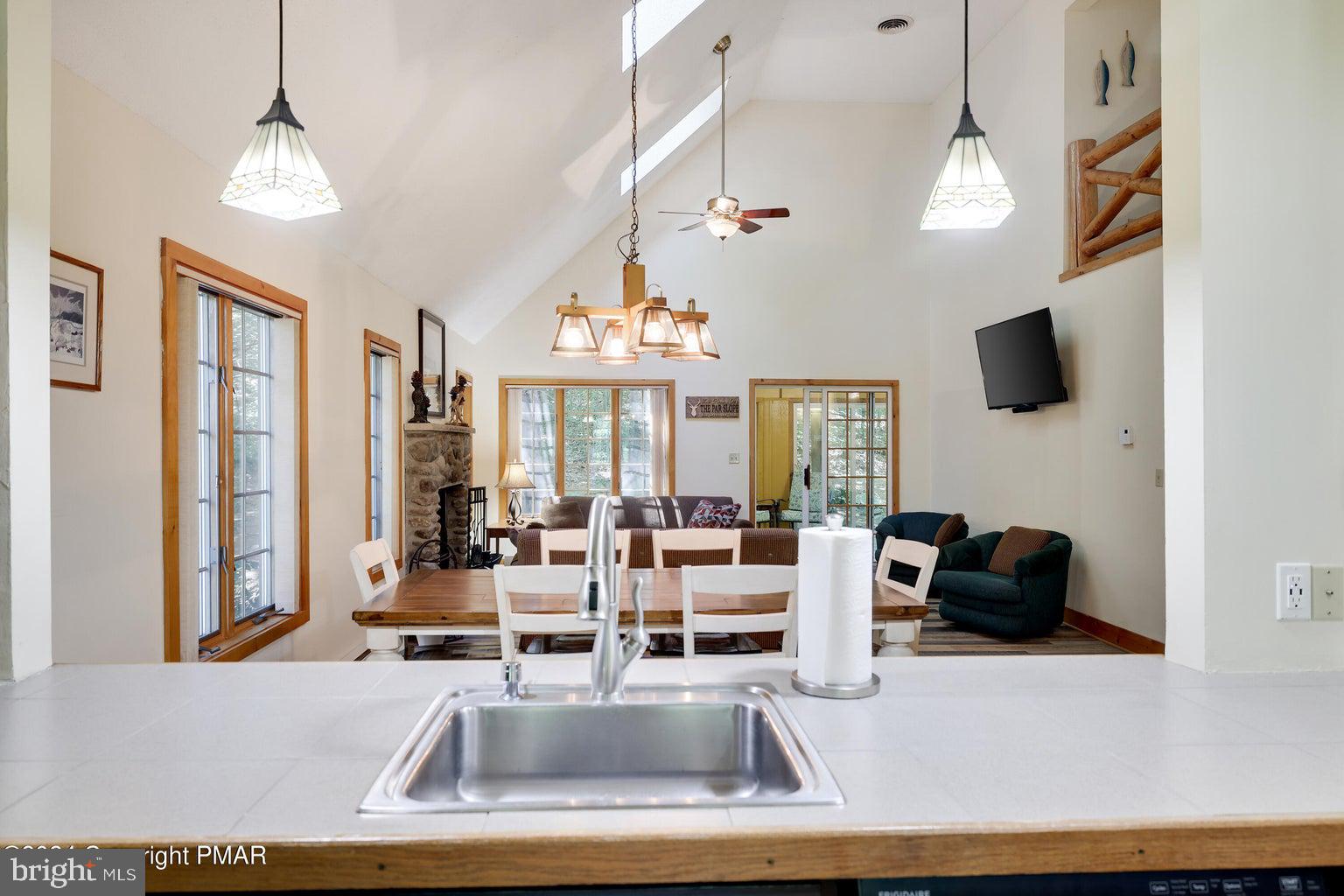 SNOW RIDGE VILLAGE - Residential