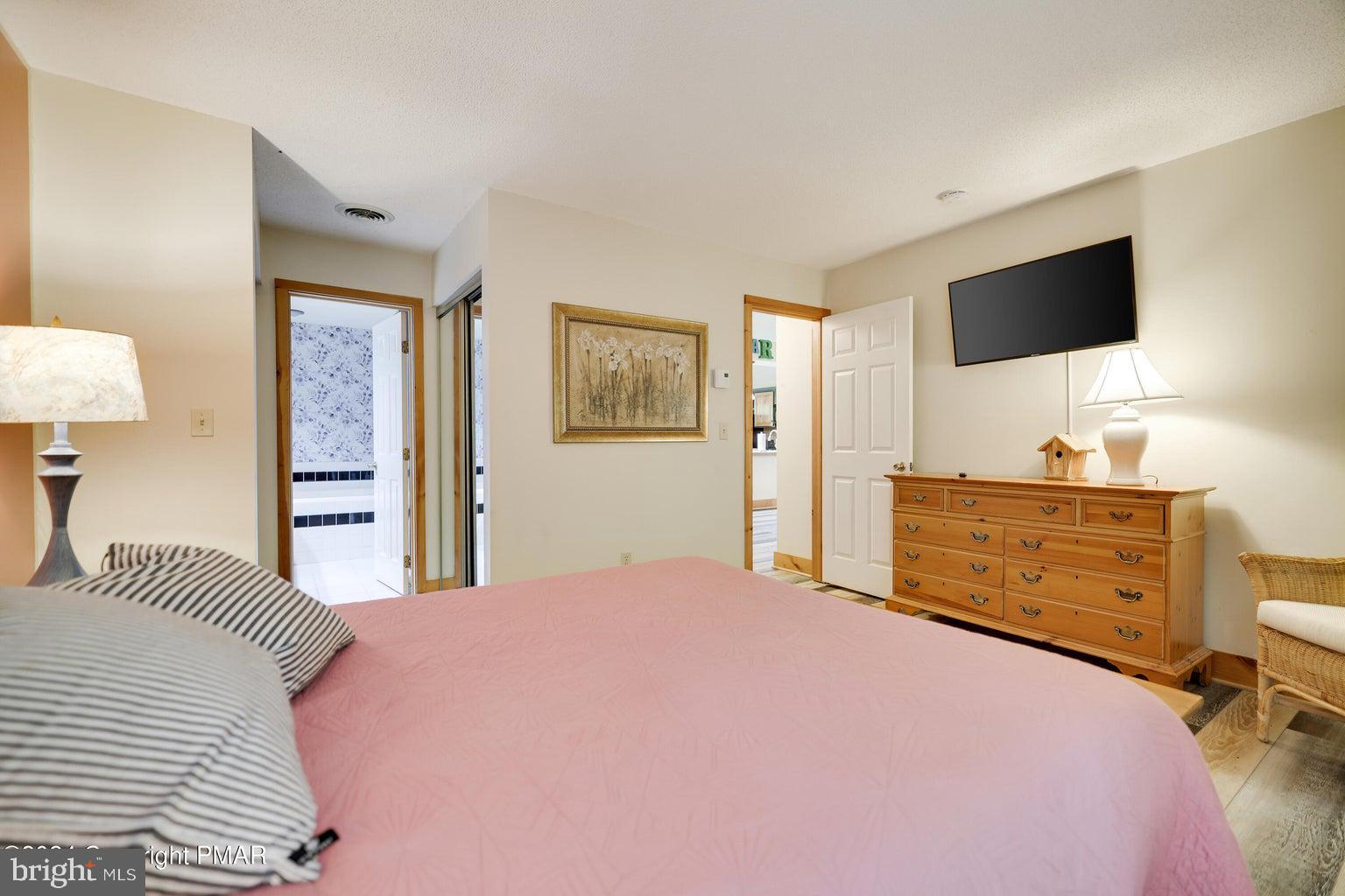 SNOW RIDGE VILLAGE - Residential