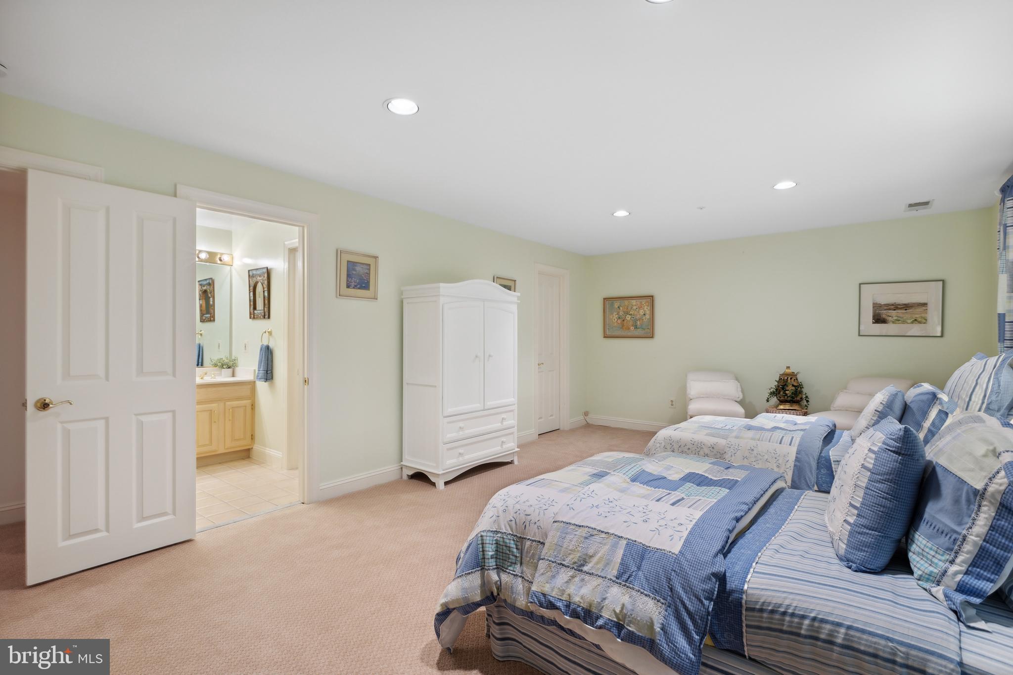 POTOMAC CREST - Residential