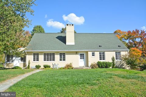 Photo of 67 NEW GARDEN AVE, LANCASTER, PA 17603 (MLS # PALA2026262)