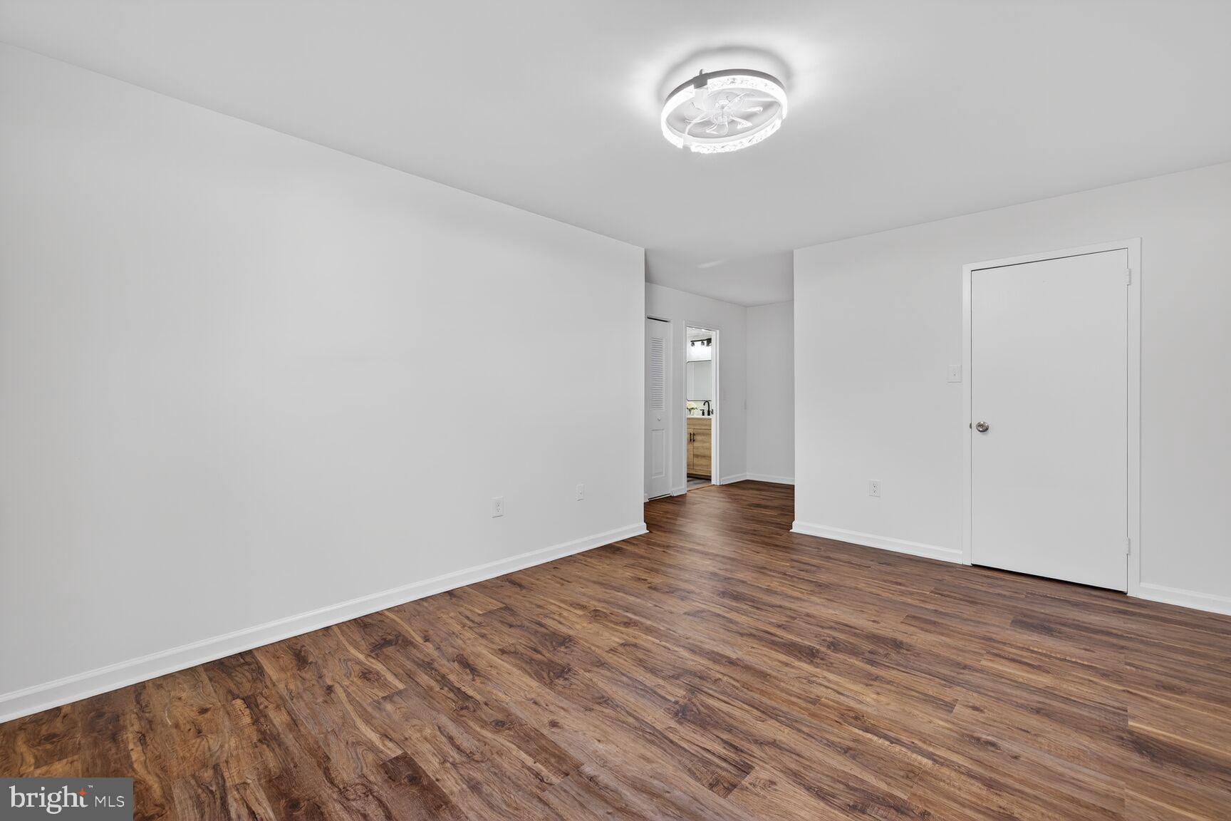 HYDE PARK - Residential