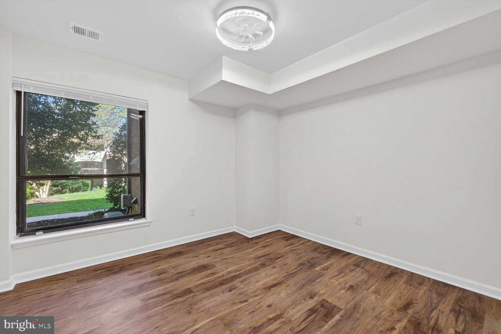 HYDE PARK - Residential