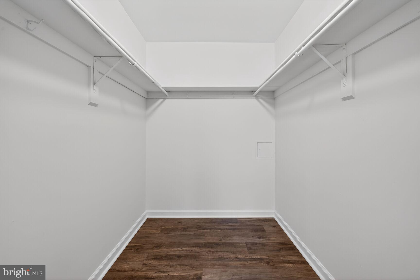 HYDE PARK - Residential