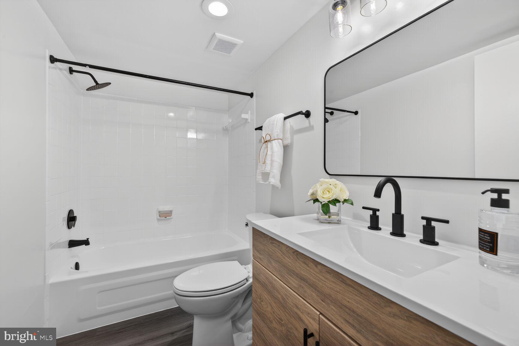 HYDE PARK - Residential