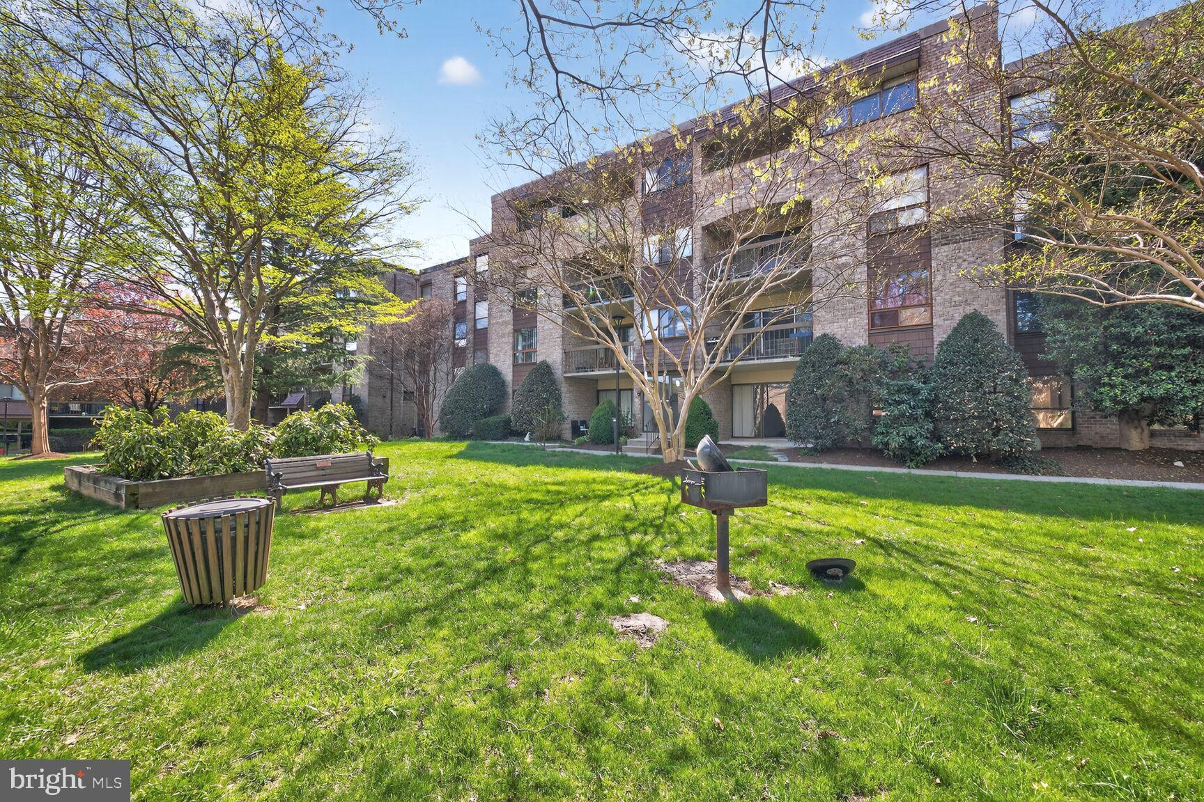 HYDE PARK - Residential