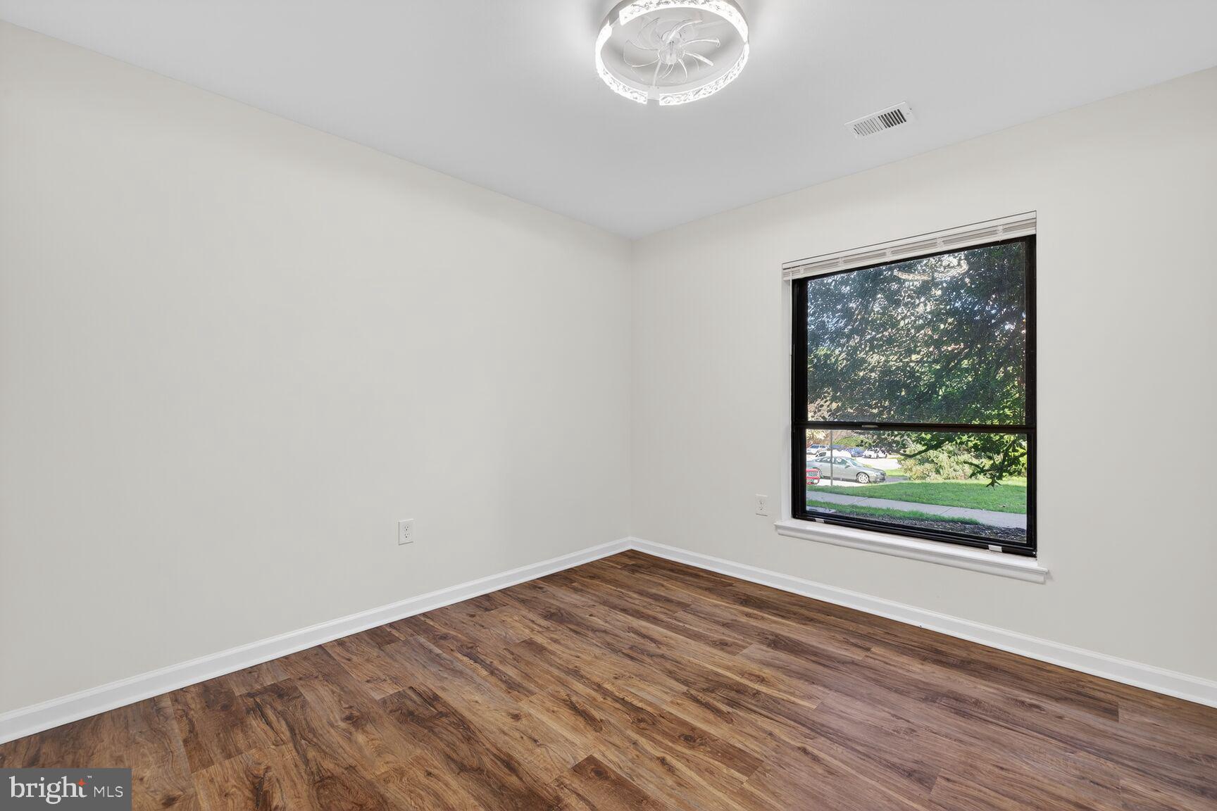 HYDE PARK - Residential