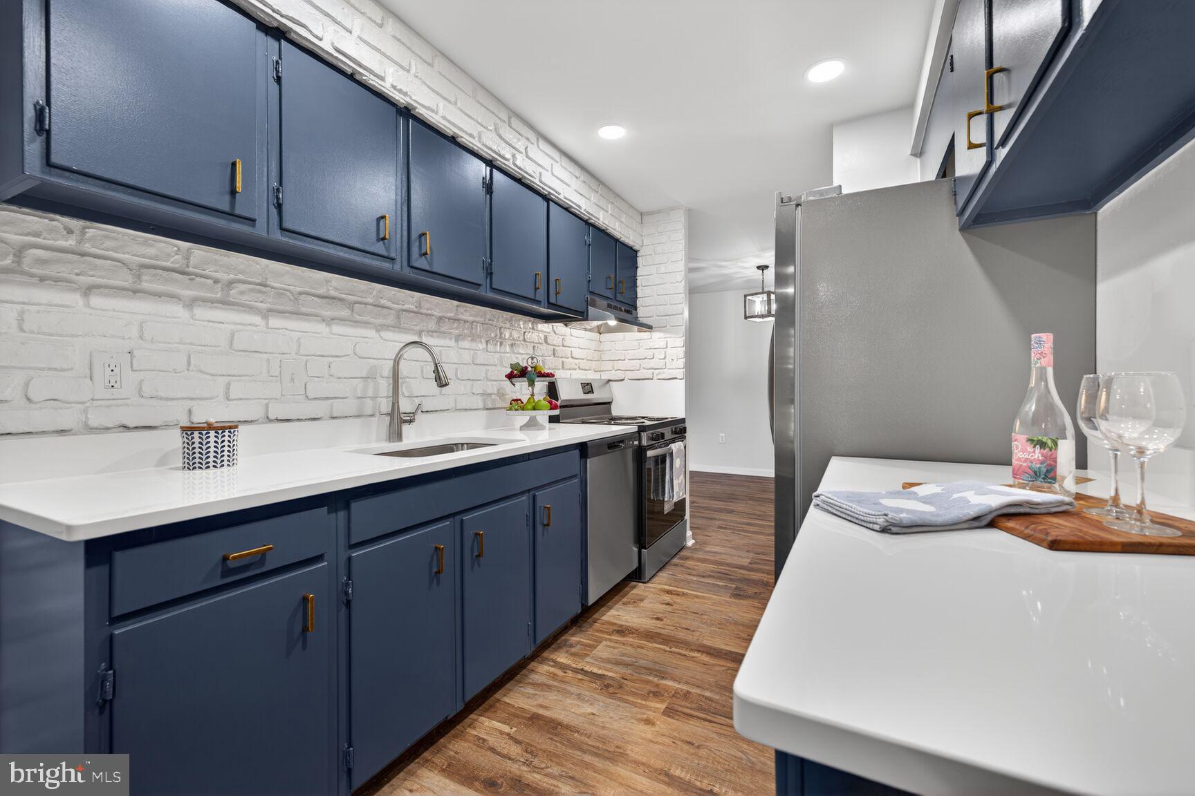 HYDE PARK - Residential