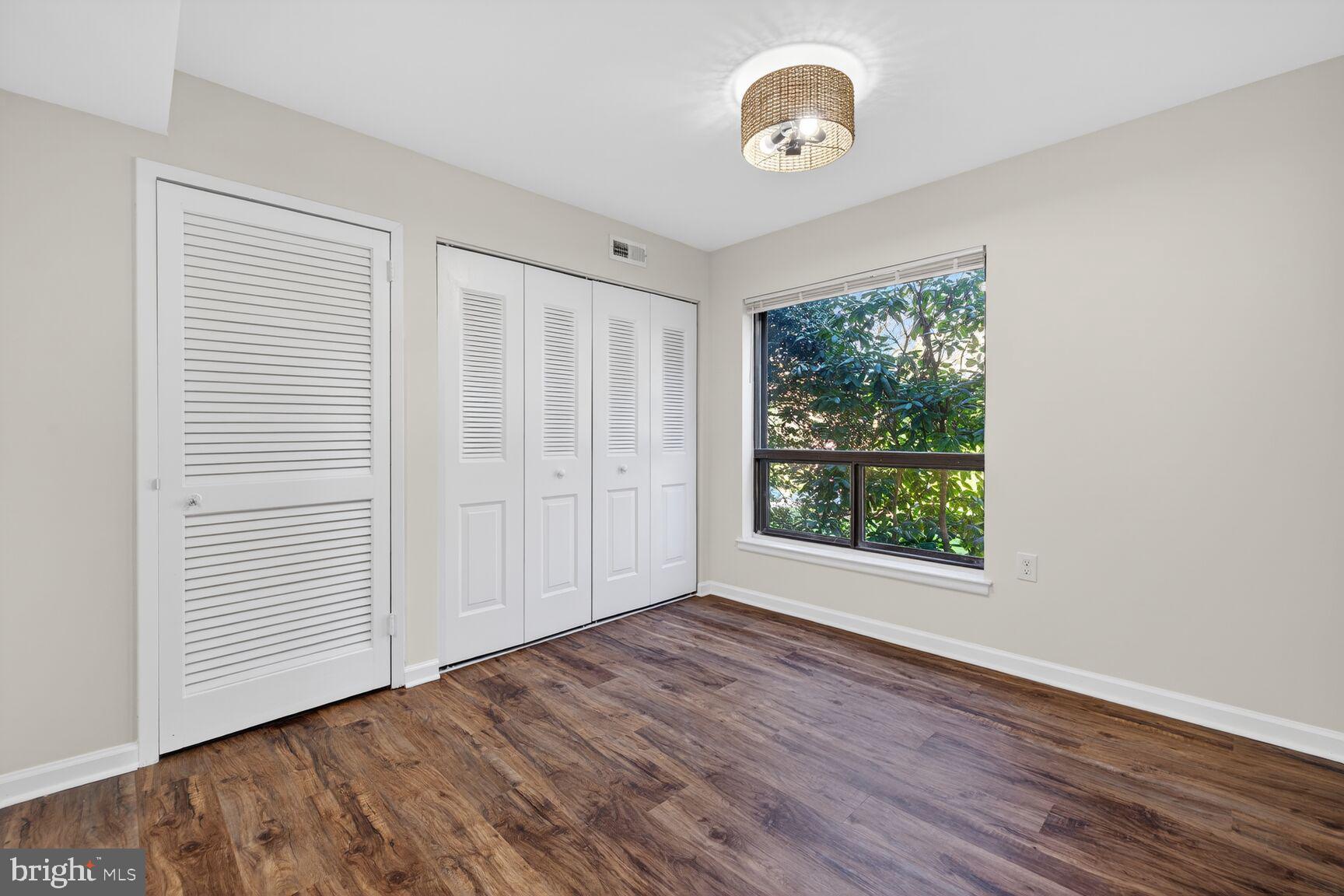 HYDE PARK - Residential