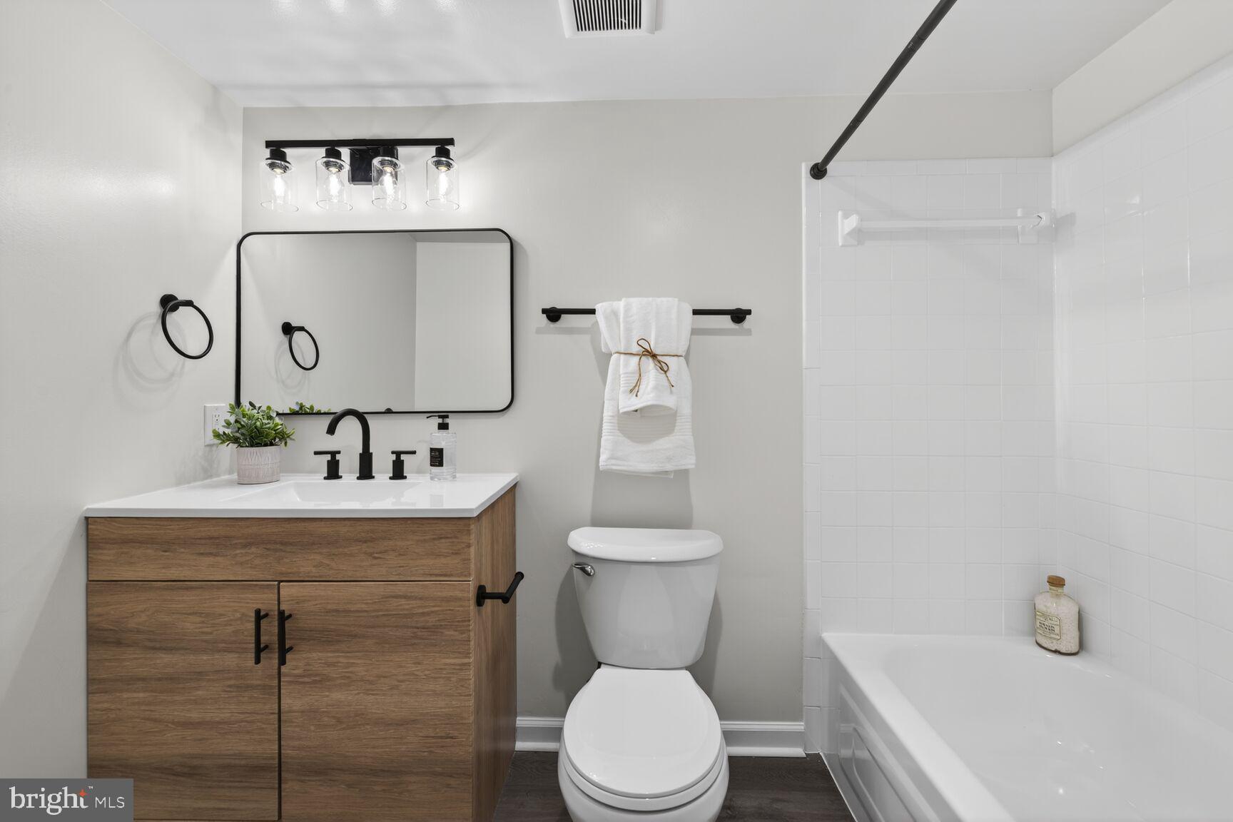 HYDE PARK - Residential