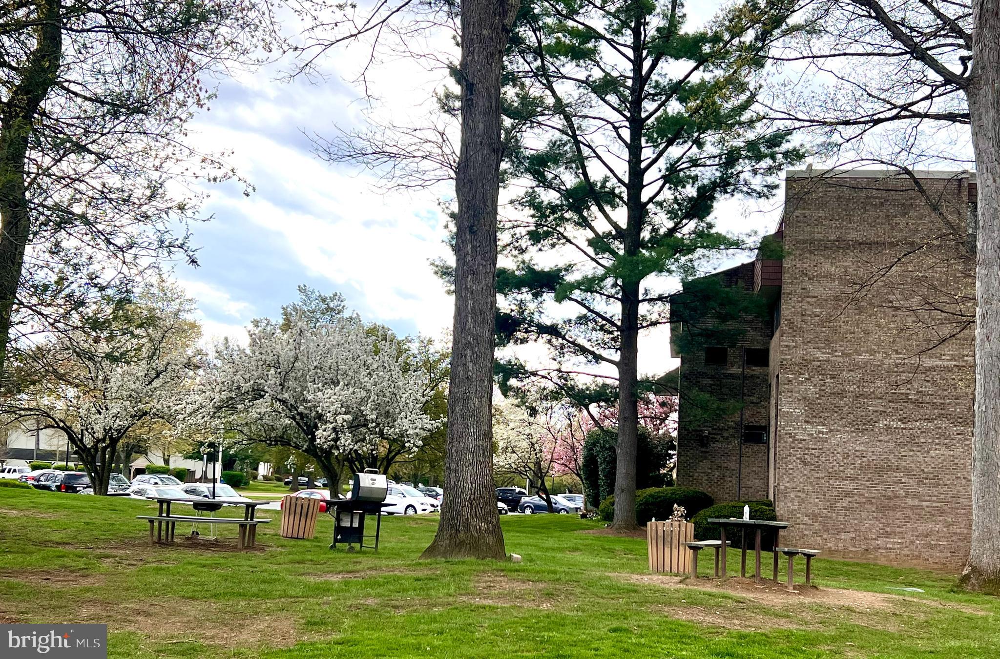 HYDE PARK - Residential