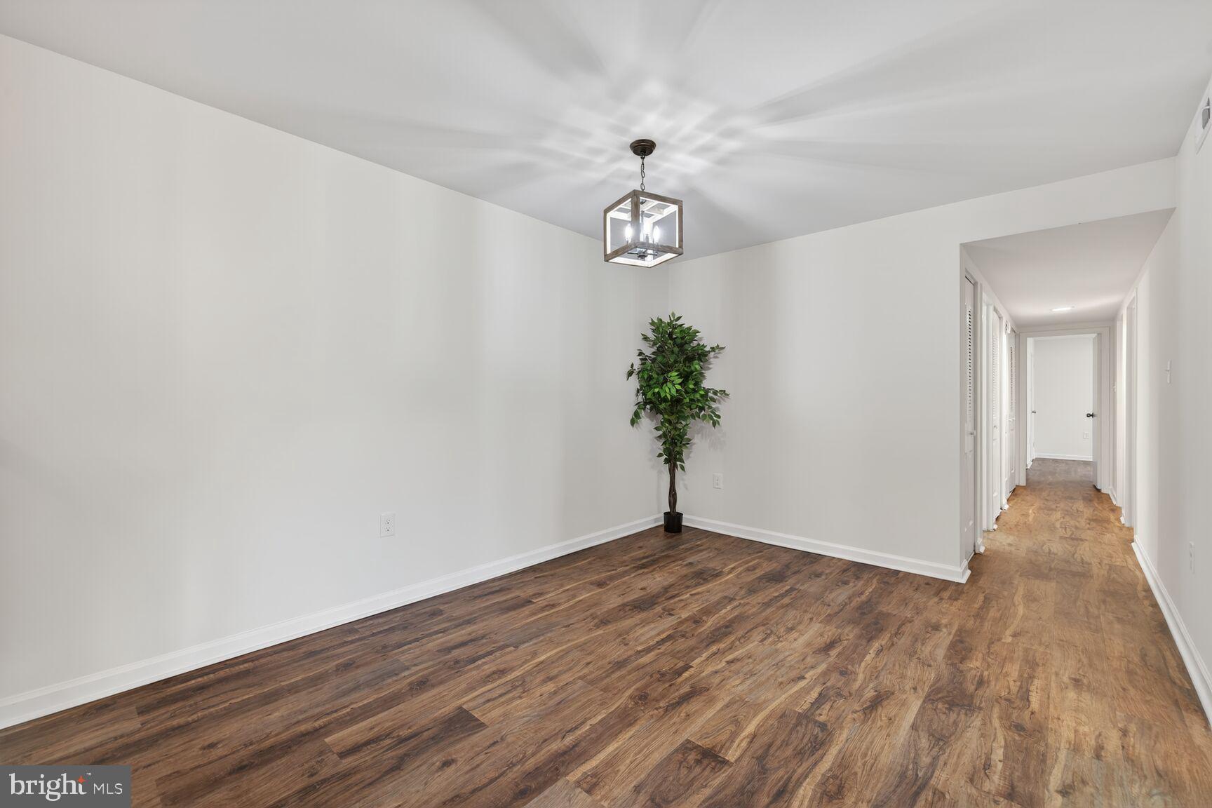 HYDE PARK - Residential