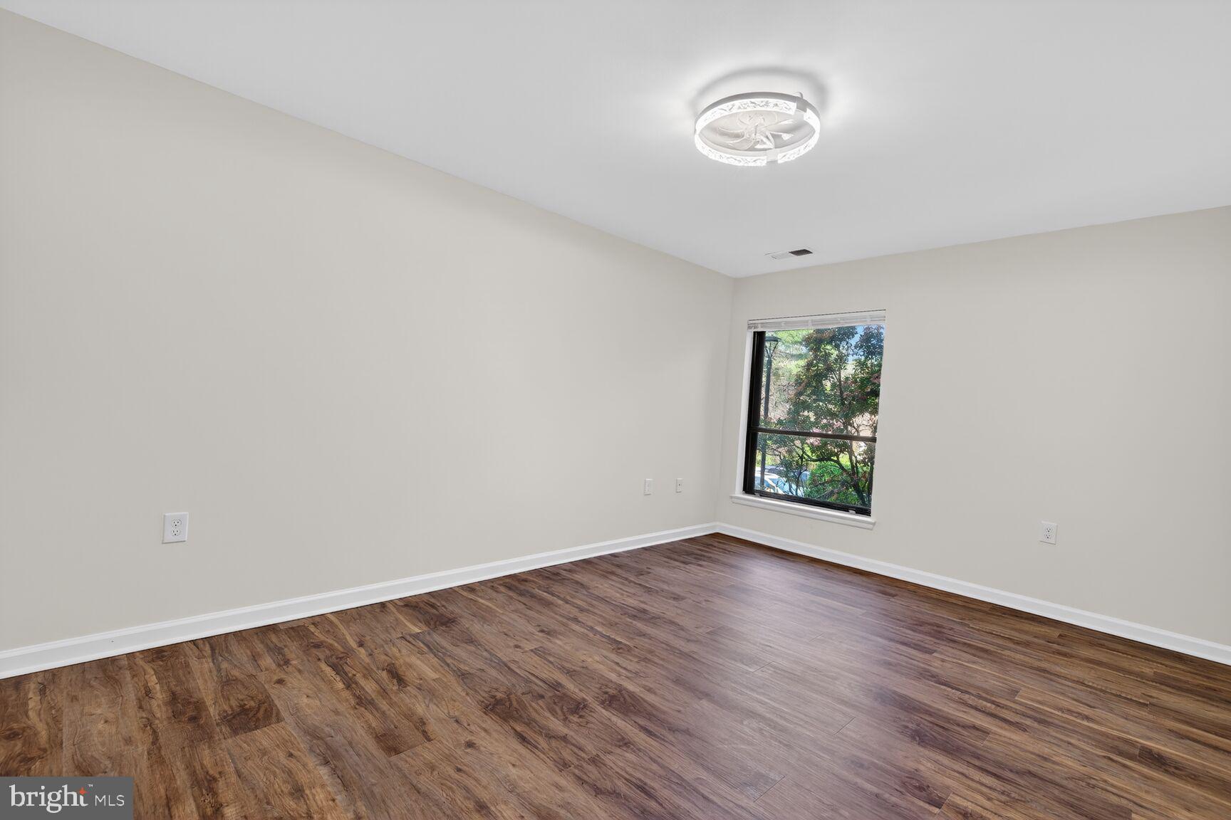 HYDE PARK - Residential