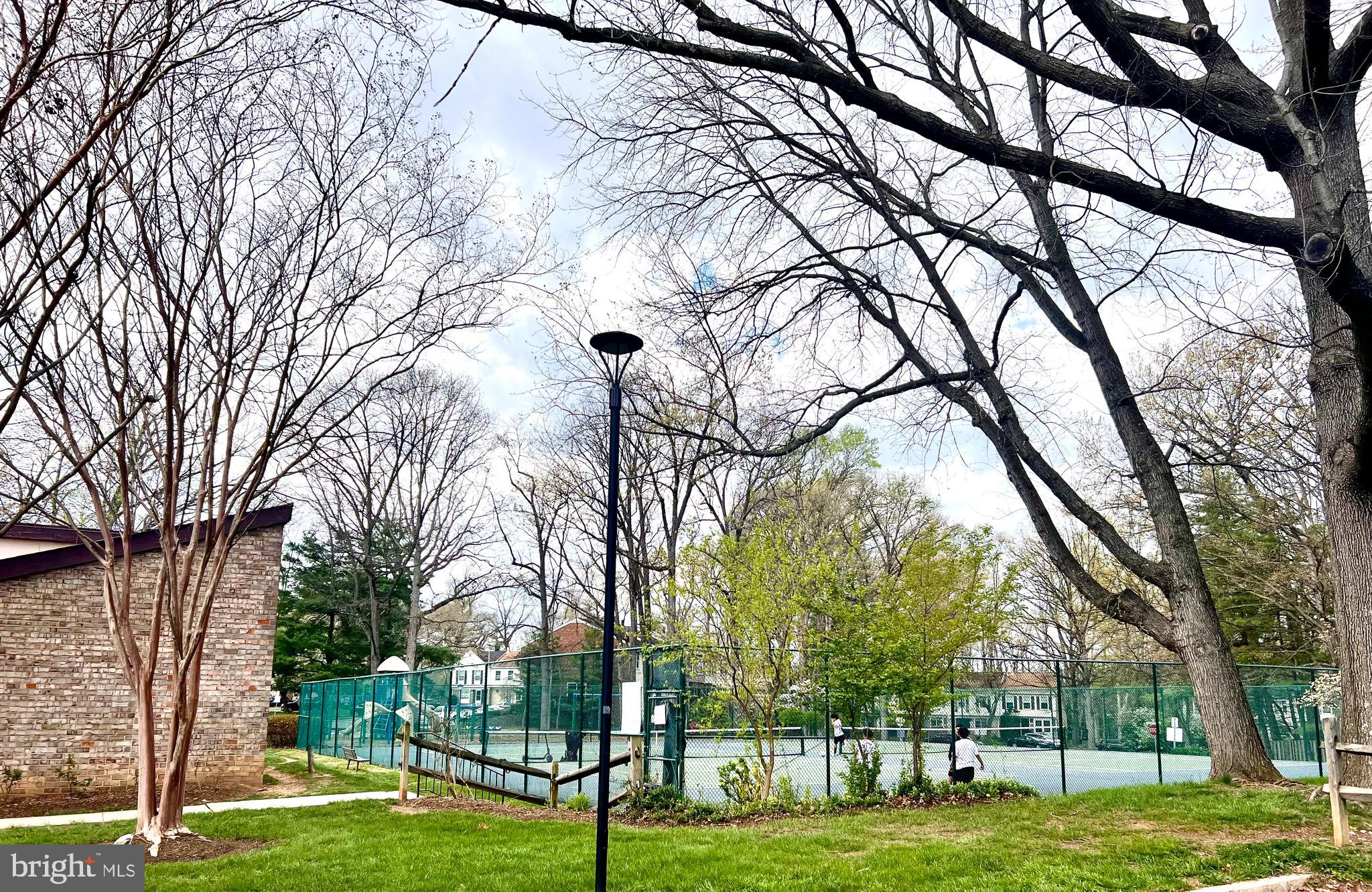 HYDE PARK - Residential