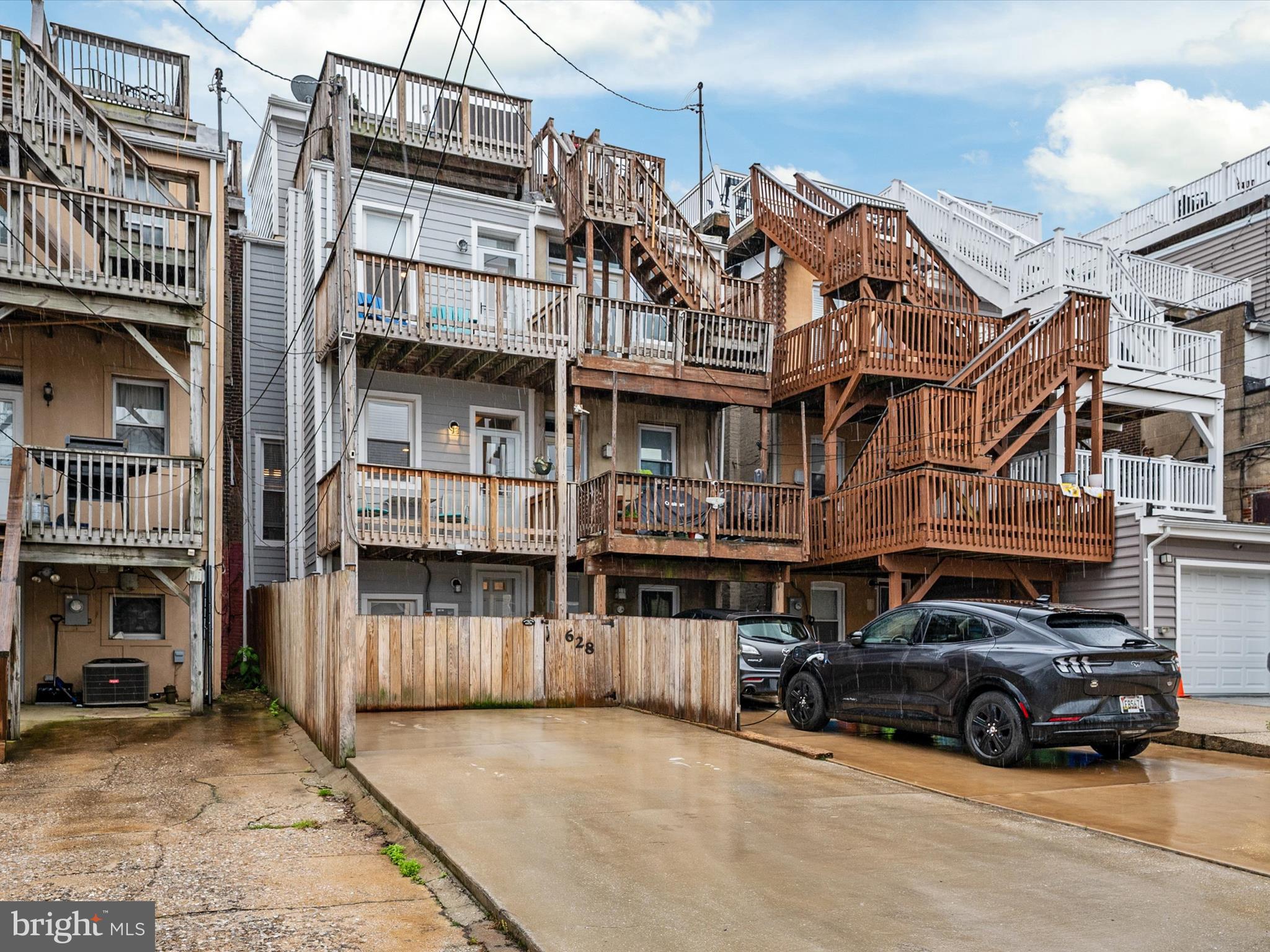 RIVERSIDE - Residential