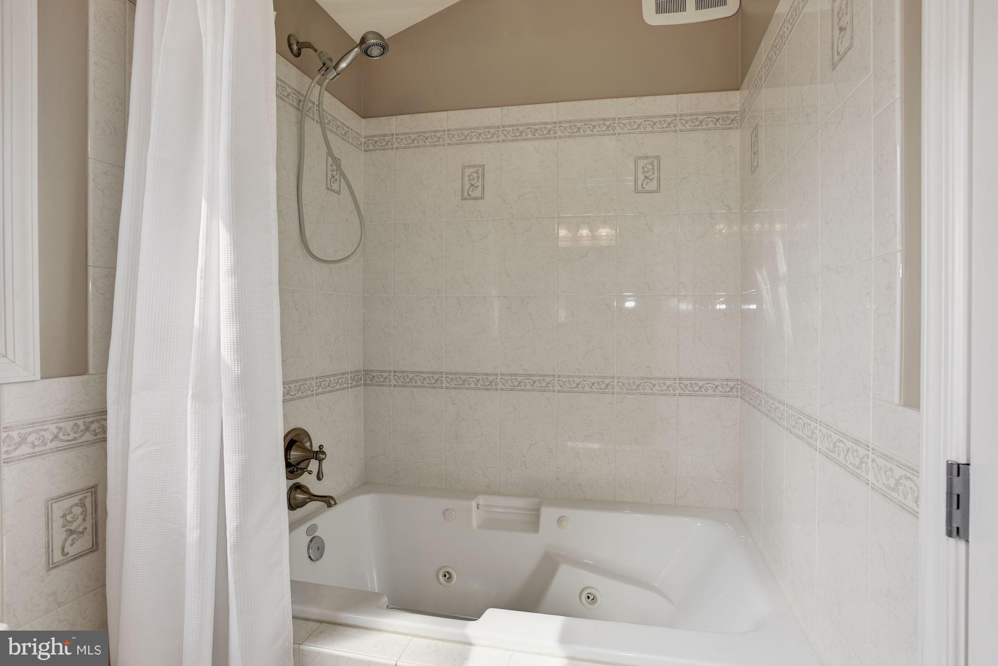 RIVERDALE PARK - Residential