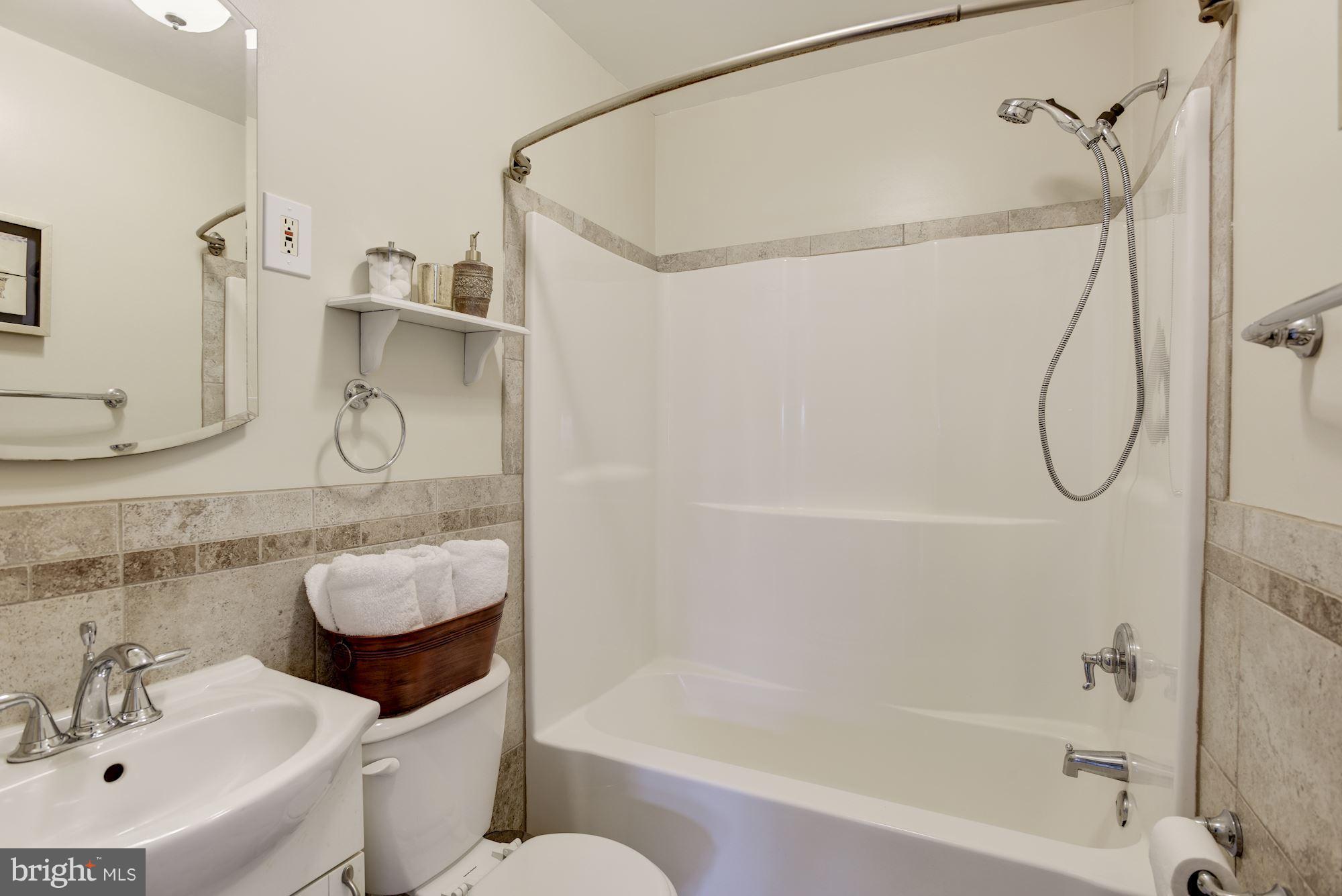 RIVERDALE PARK - Residential