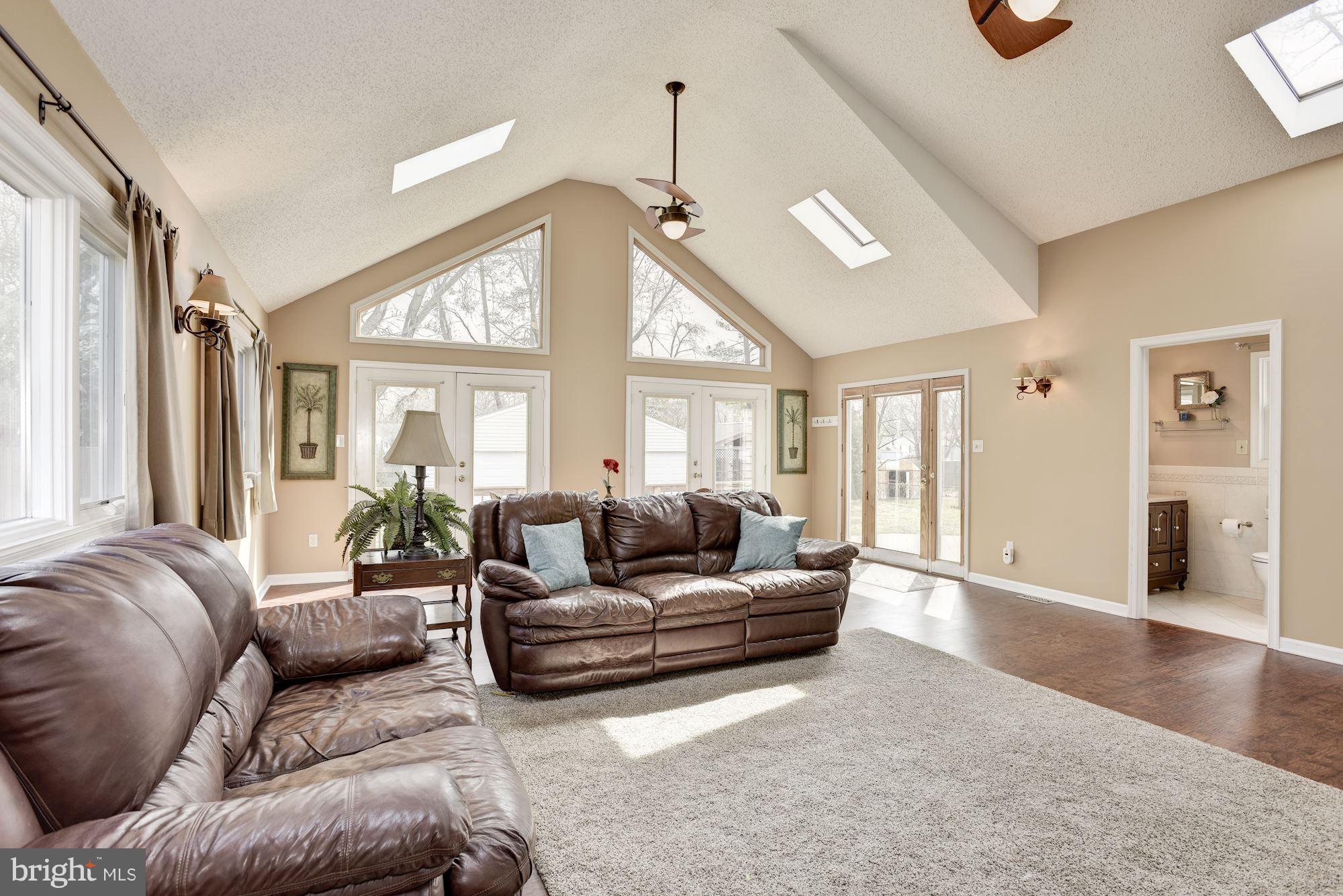 RIVERDALE PARK - Residential