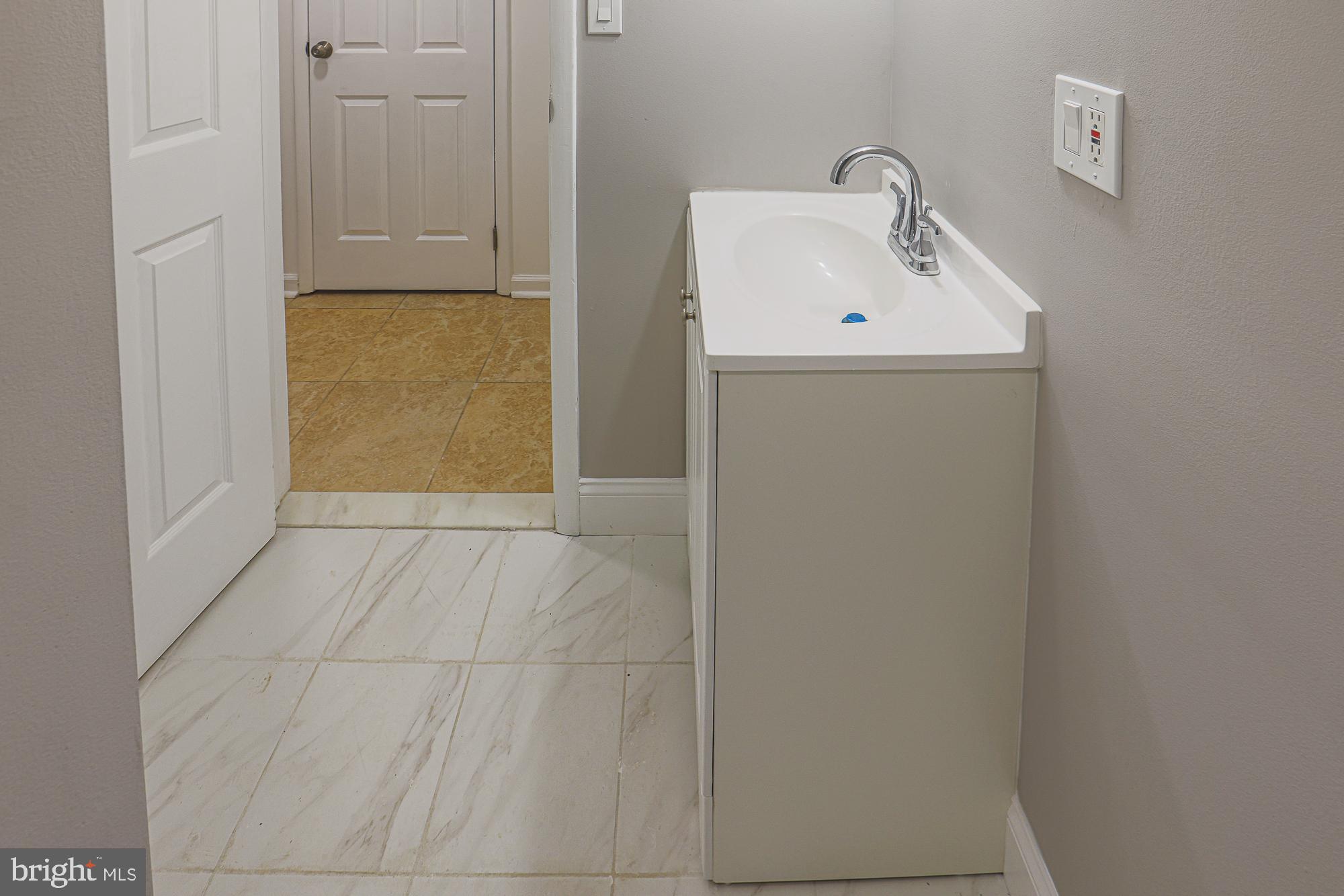 SUNRISE CEDARS - Residential