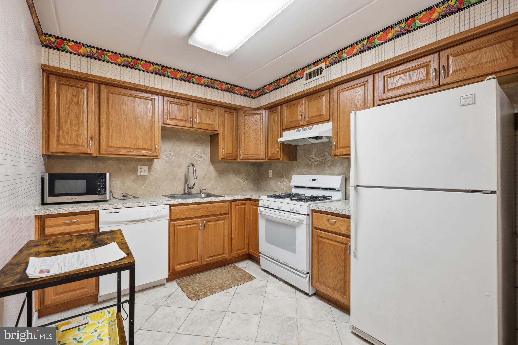 8910 KREWSTOWN ROAD 00 118