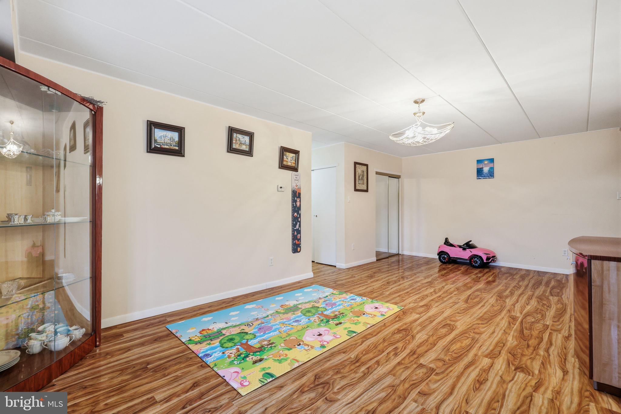 8910 KREWSTOWN ROAD 00 118