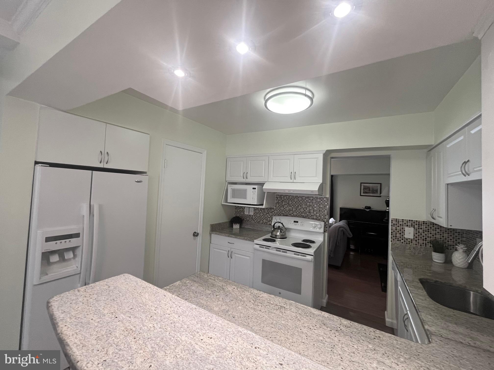 THE MEADOWS - Residential Lease