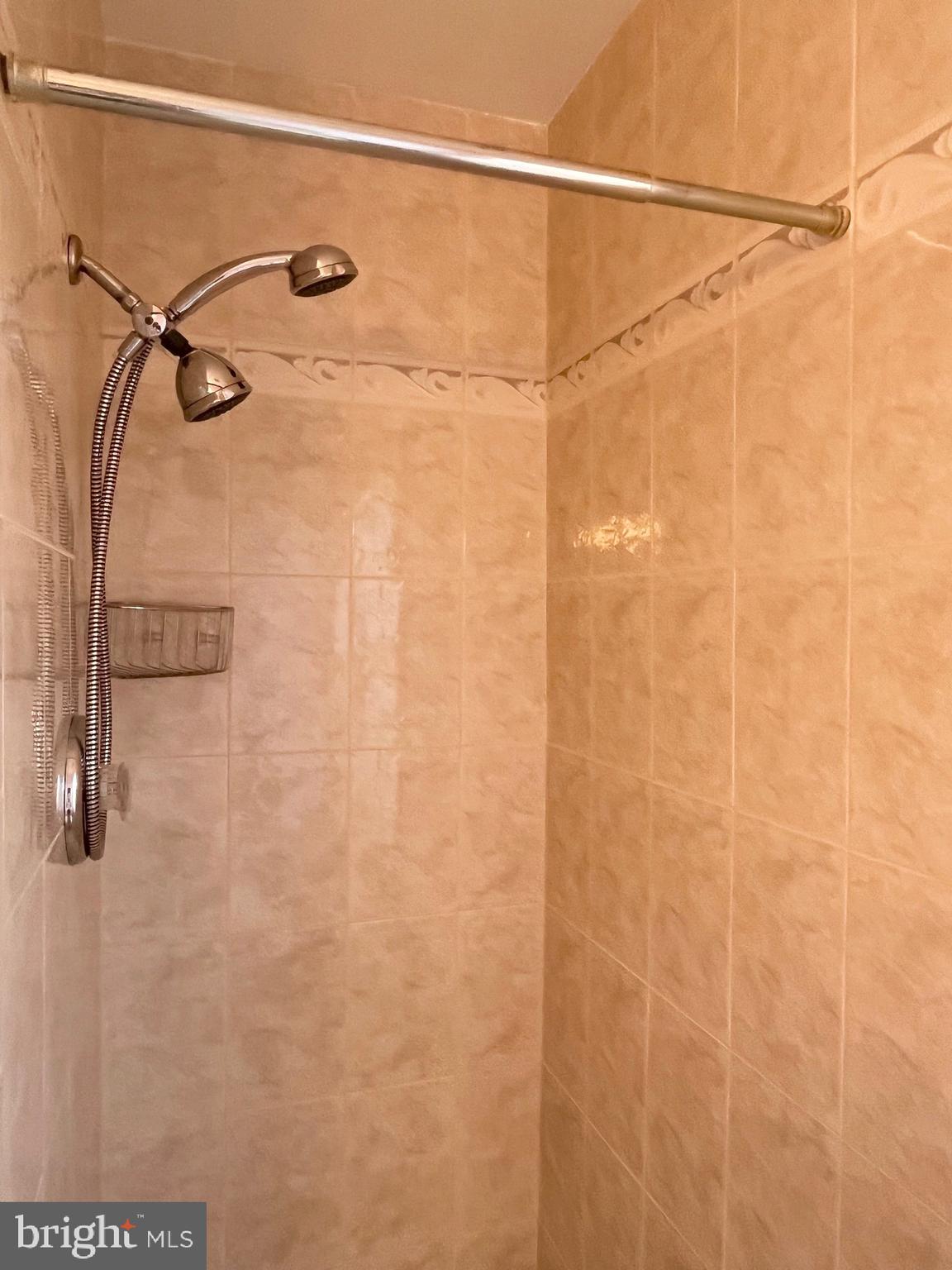 THE MEADOWS - Residential Lease