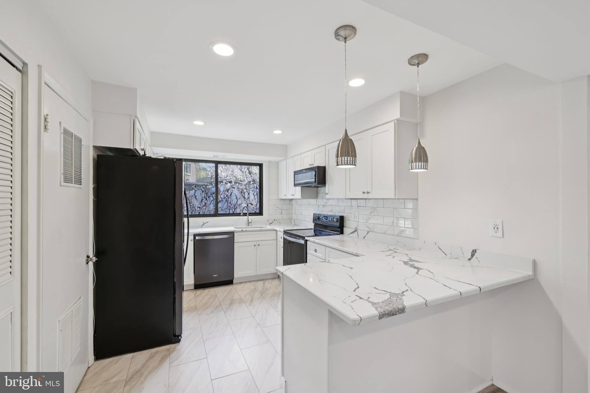 OAKLAND MILLS - Residential