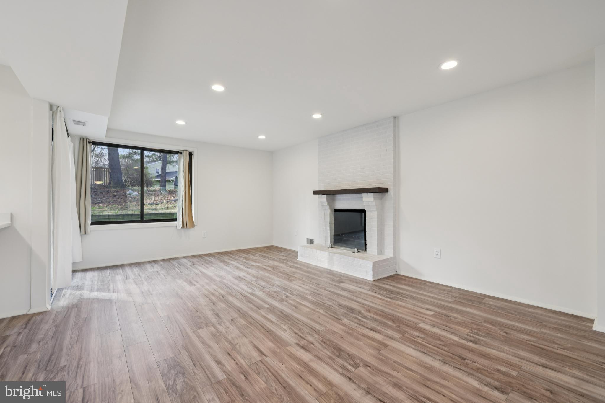 OAKLAND MILLS - Residential