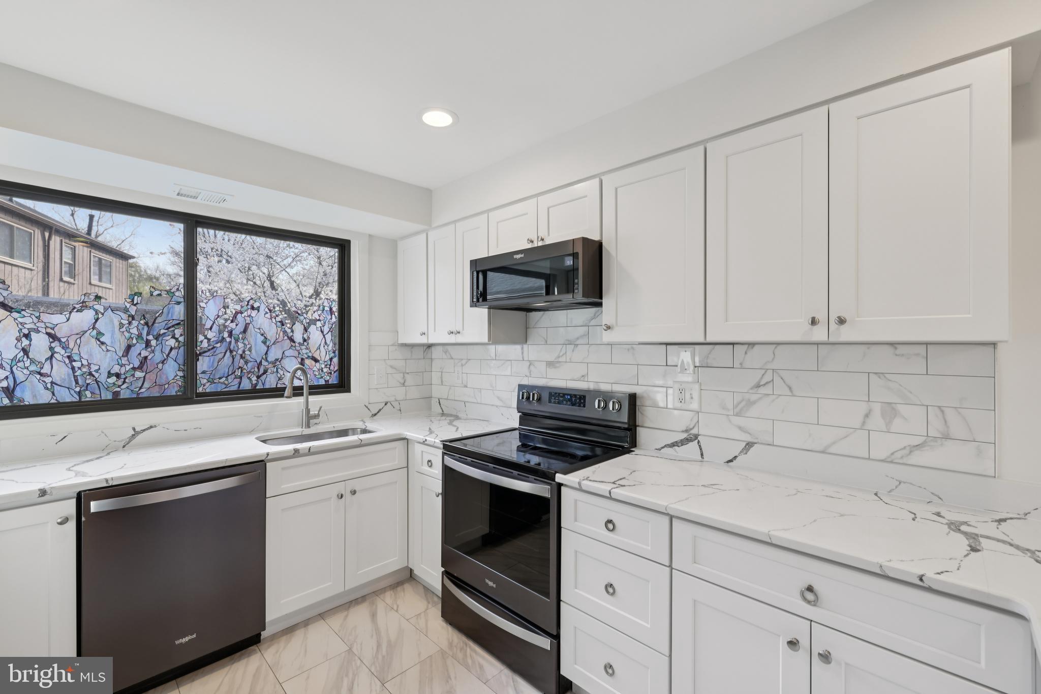 OAKLAND MILLS - Residential