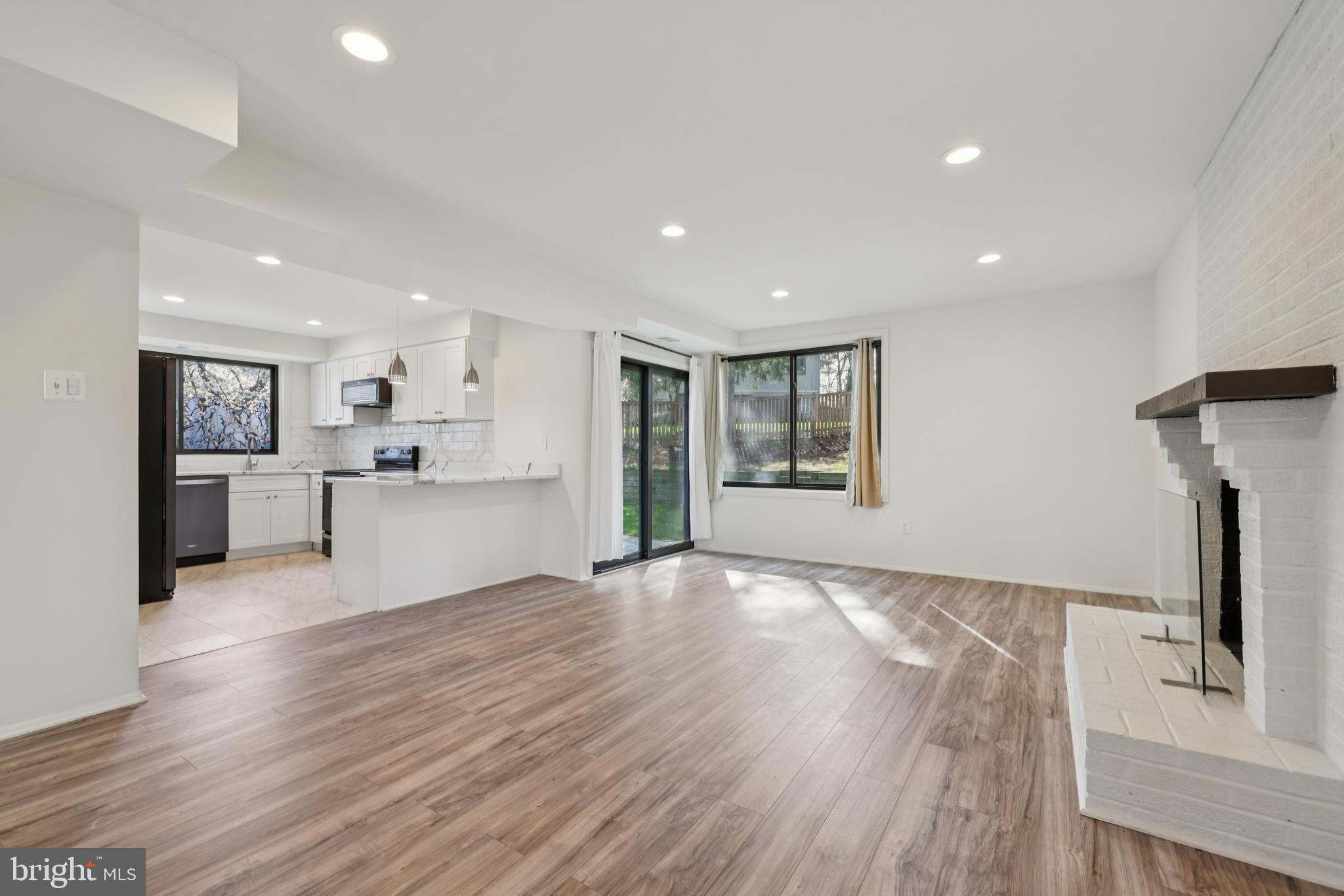 OAKLAND MILLS - Residential