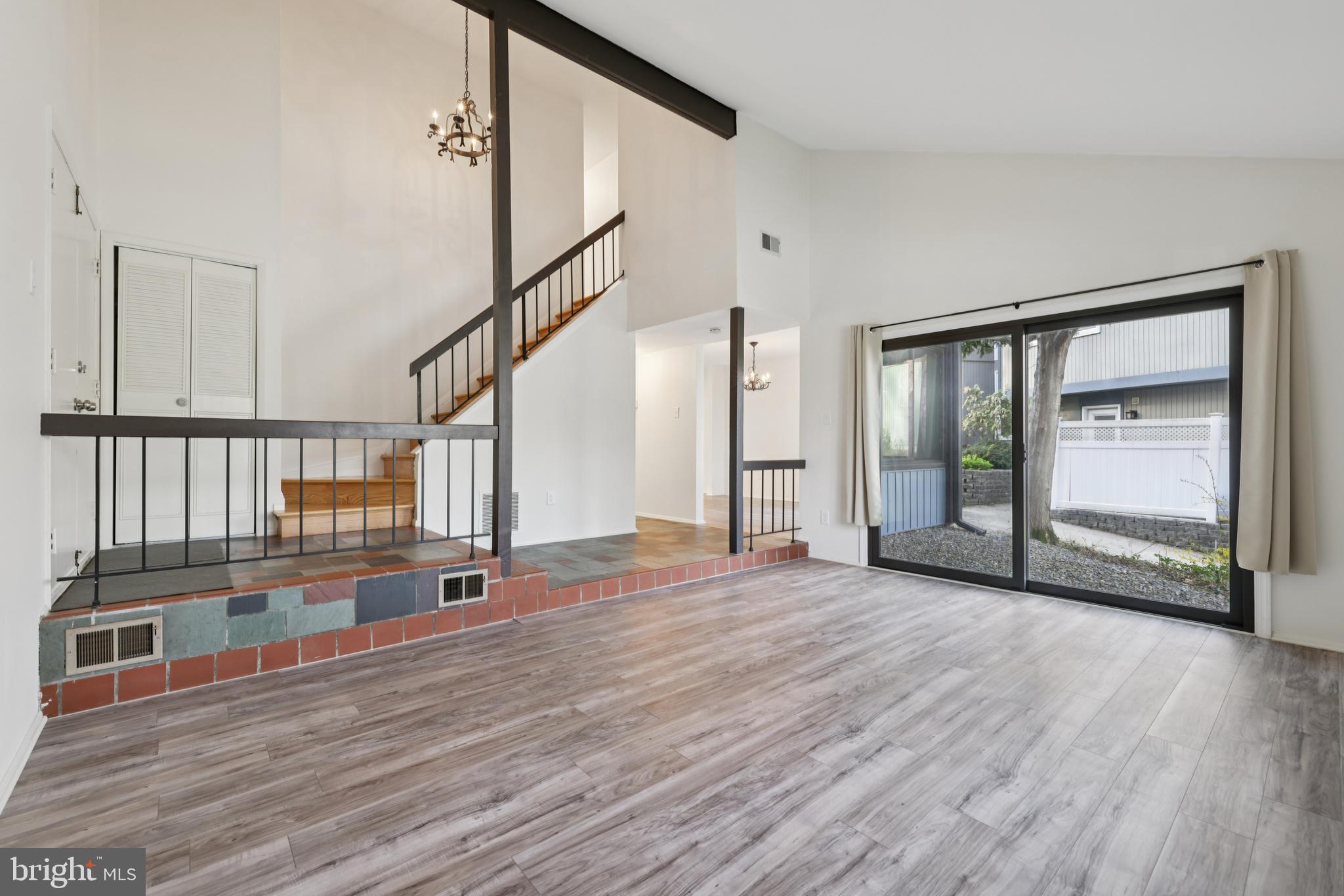 OAKLAND MILLS - Residential