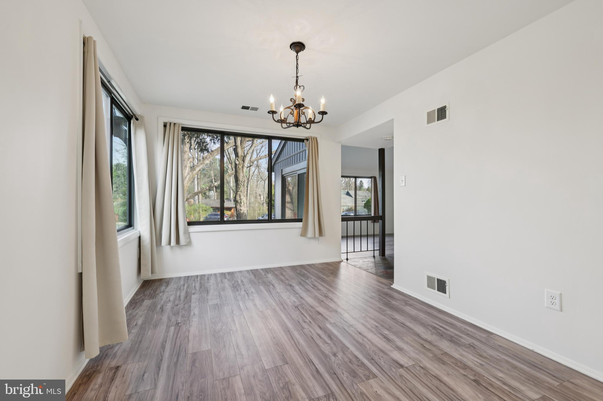 OAKLAND MILLS - Residential