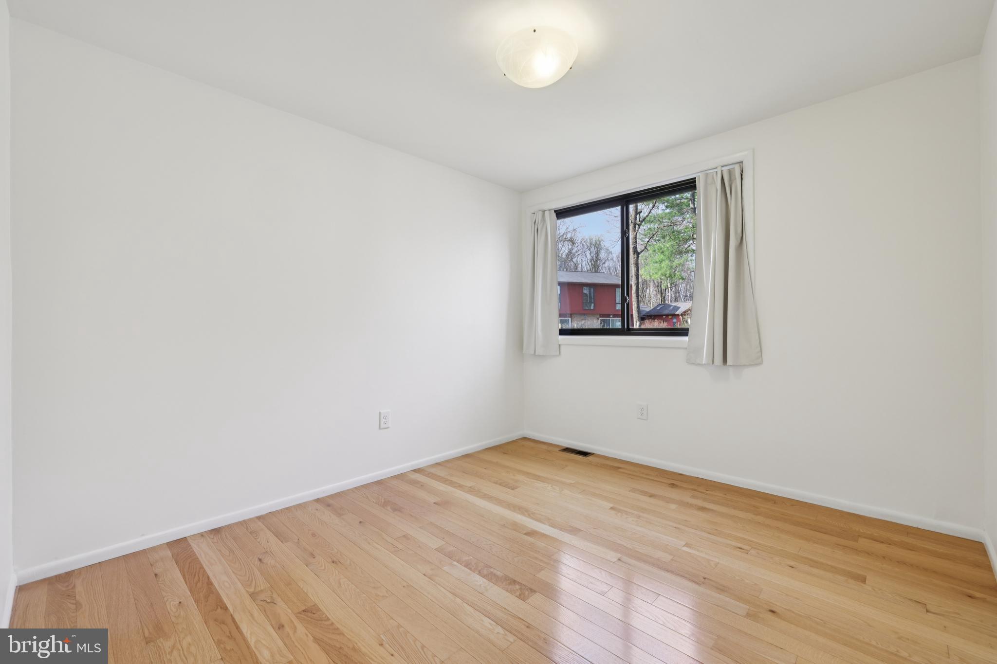 OAKLAND MILLS - Residential