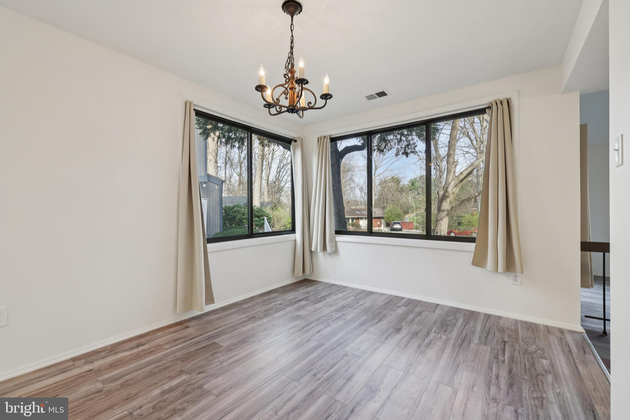 OAKLAND MILLS - Residential