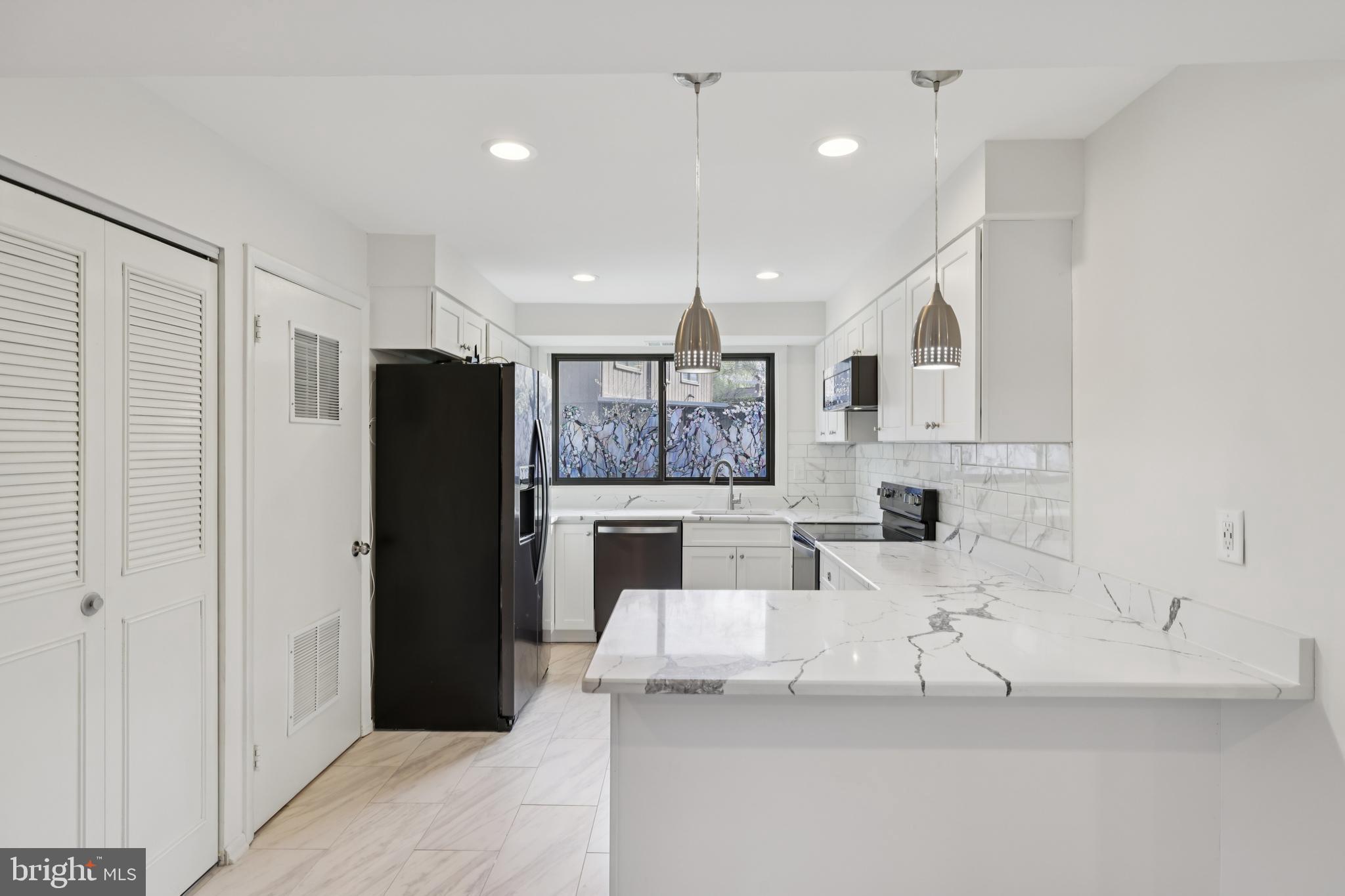 OAKLAND MILLS - Residential