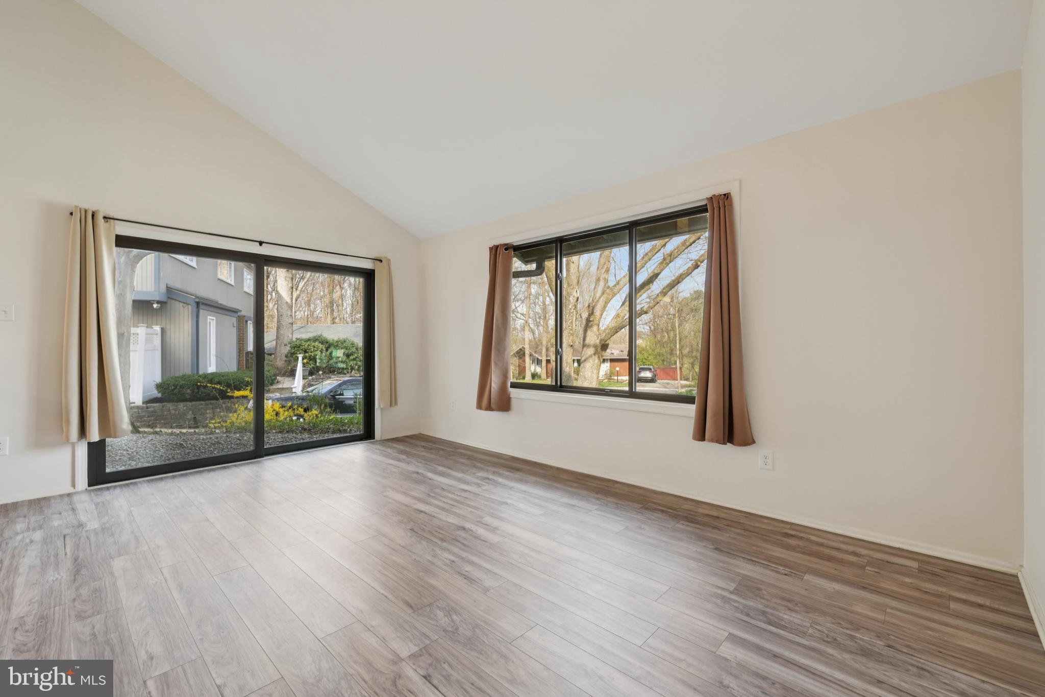 OAKLAND MILLS - Residential