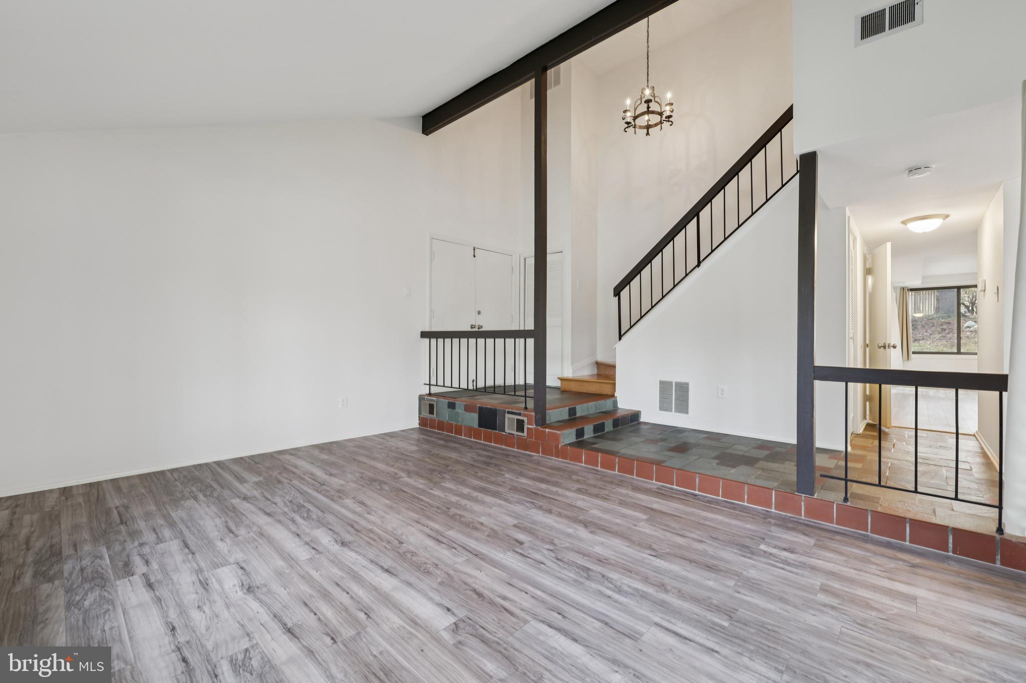 OAKLAND MILLS - Residential