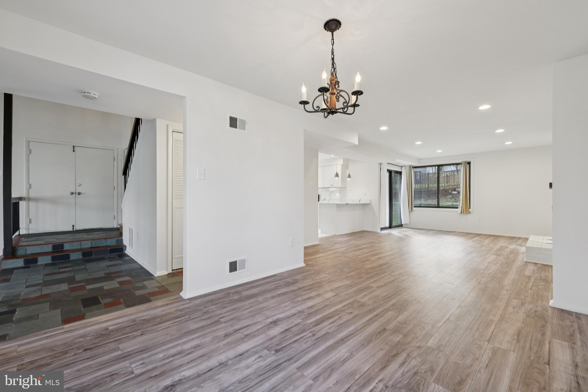 OAKLAND MILLS - Residential